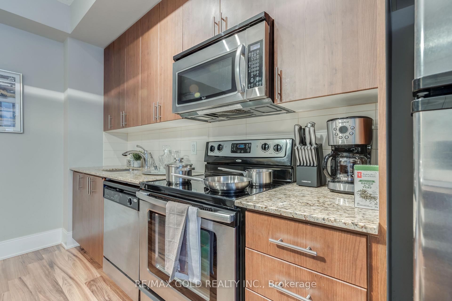 Photo 11 of Unit 809, 560 Front Street W, Toronto, Waterfront Communities — HOMEH