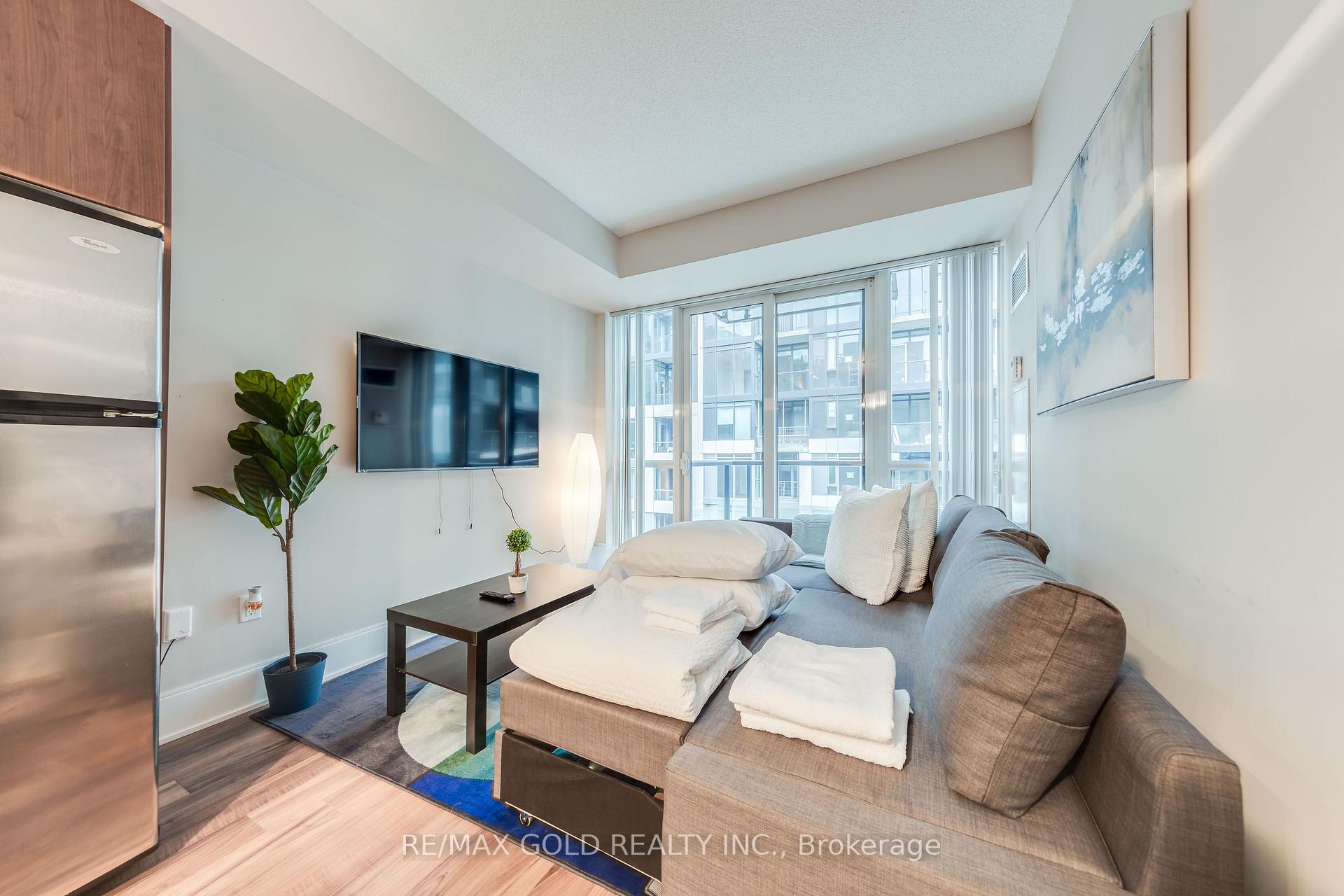 Photo 17 of Unit 809, 560 Front Street W, Toronto, Waterfront Communities — HOMEH