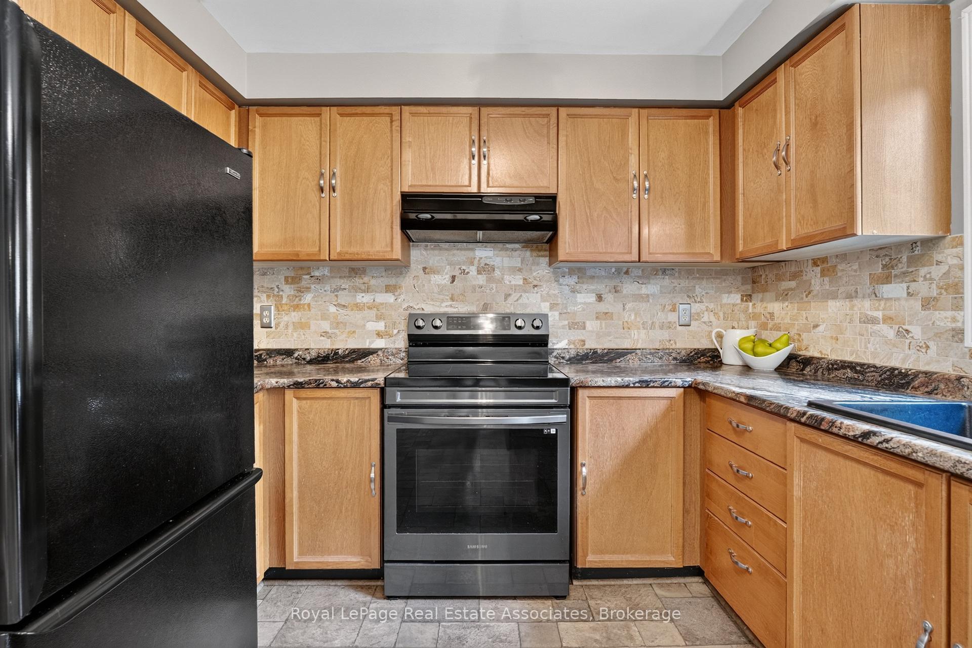 Photo 14 of 8 Horsham Street, Brampton, Brampton West — HOMEH