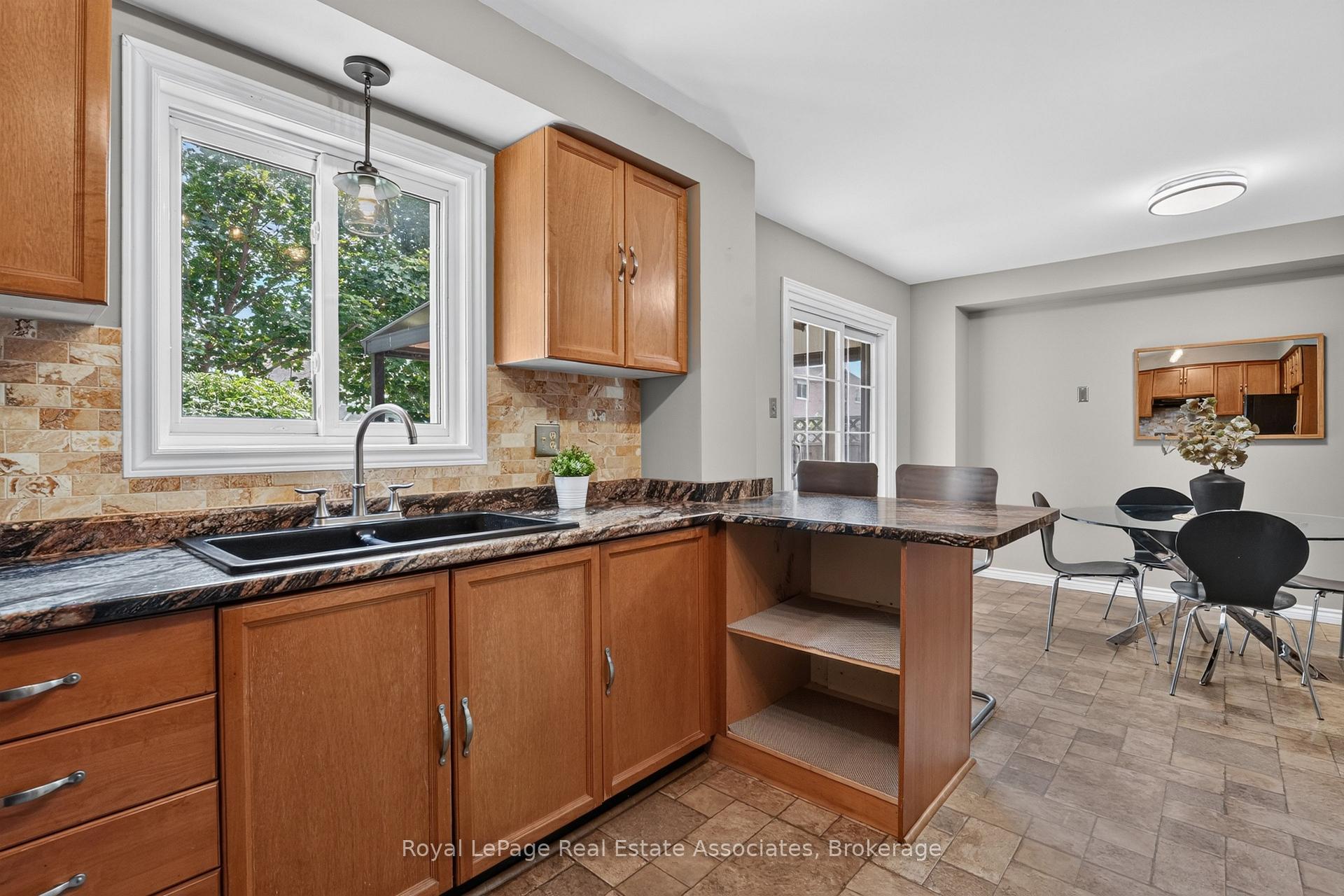 Photo 16 of 8 Horsham Street, Brampton, Brampton West — HOMEH
