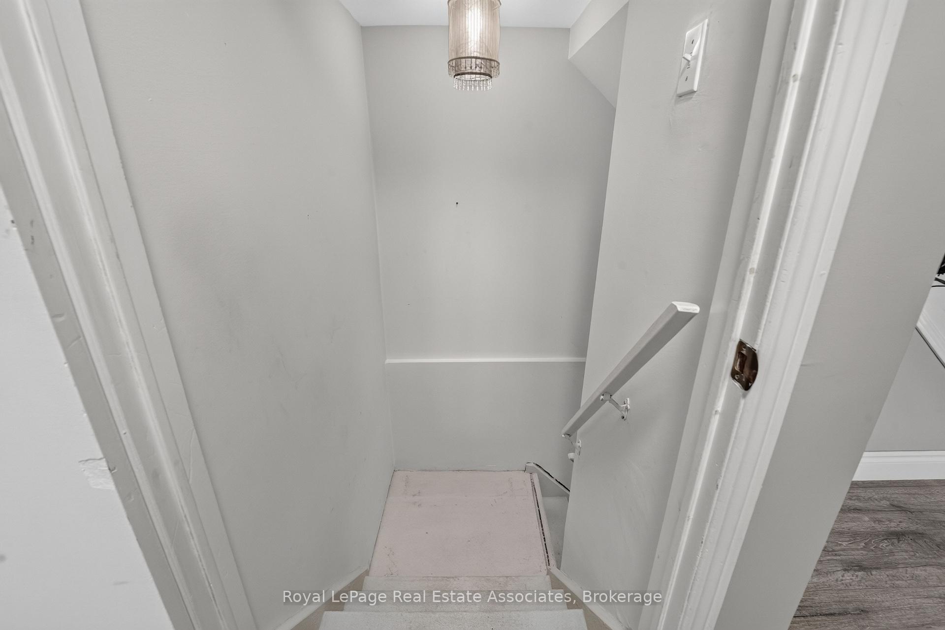 Photo 34 of 8 Horsham Street, Brampton, Brampton West — HOMEH