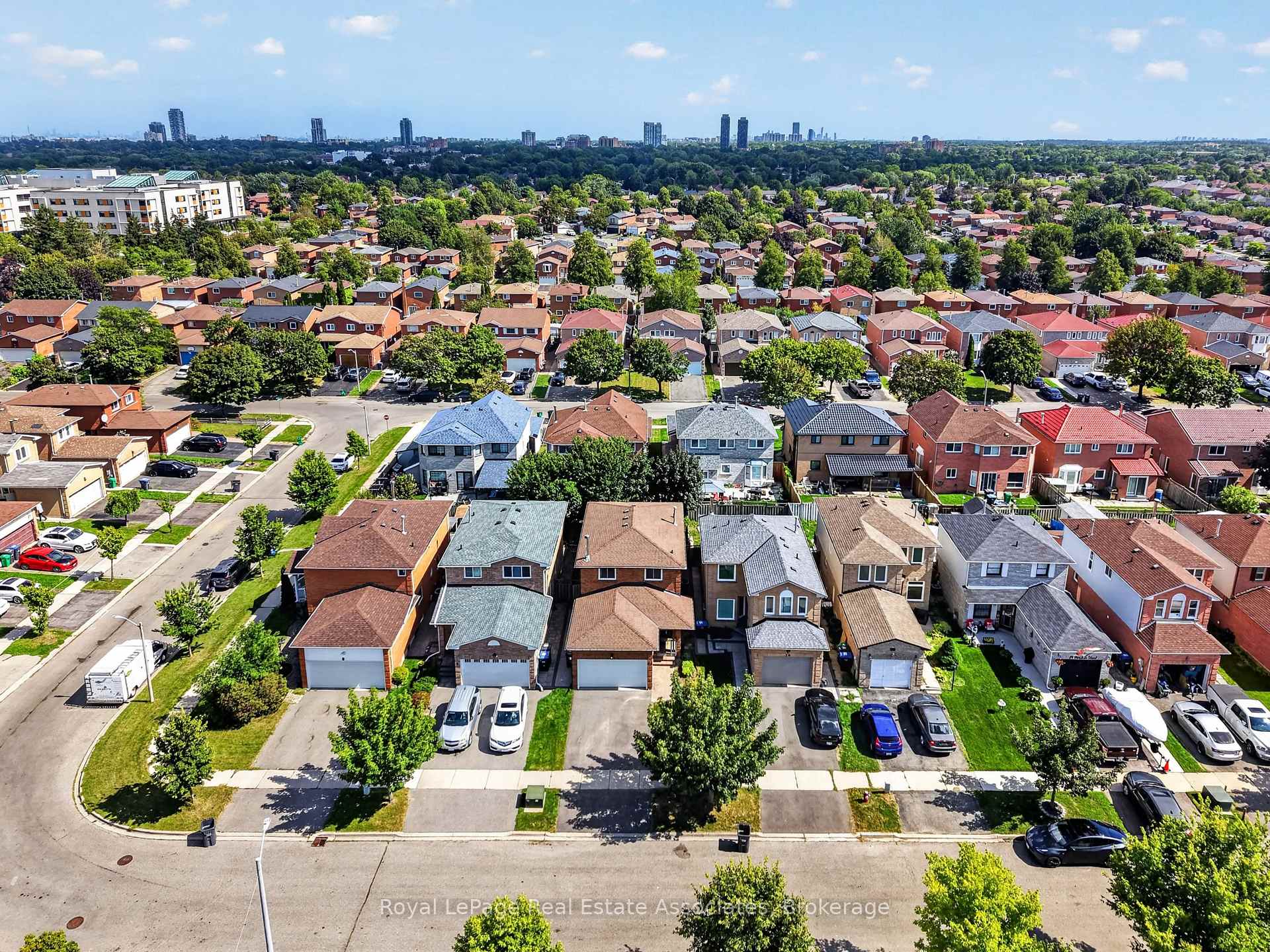Photo 49 of 8 Horsham Street, Brampton, Brampton West — HOMEH