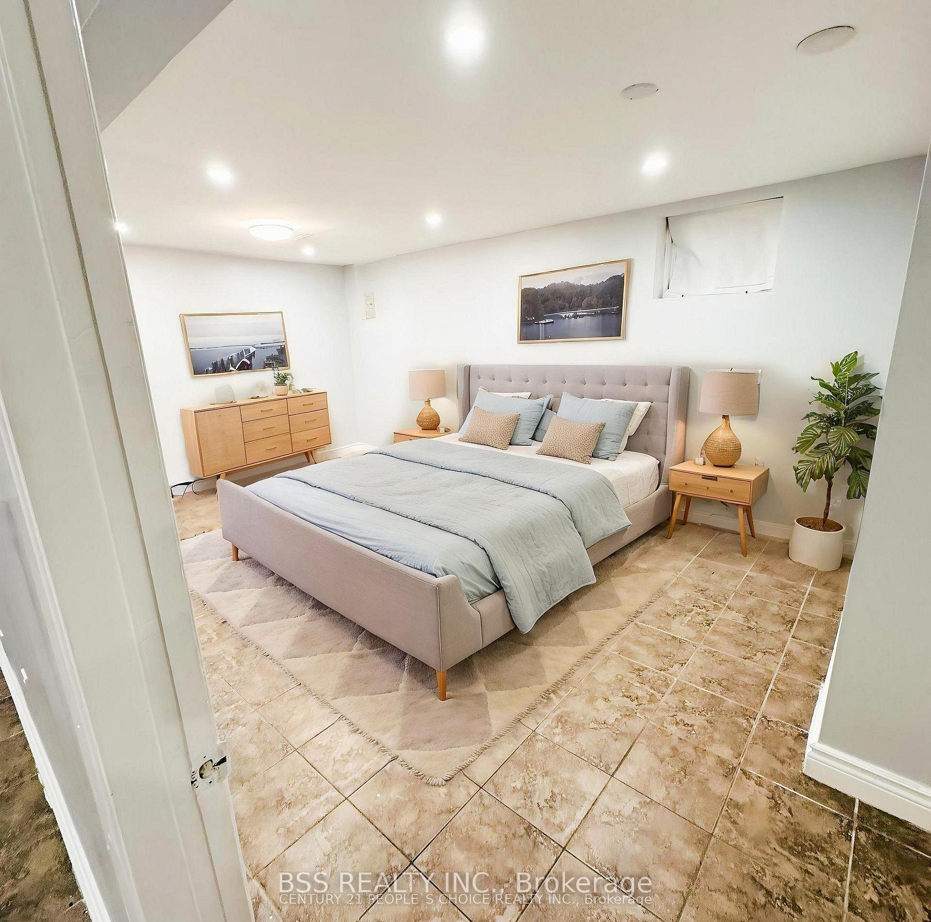 Photo 3 of 41 Coomer Crescent, Ajax, Central — HOMEH