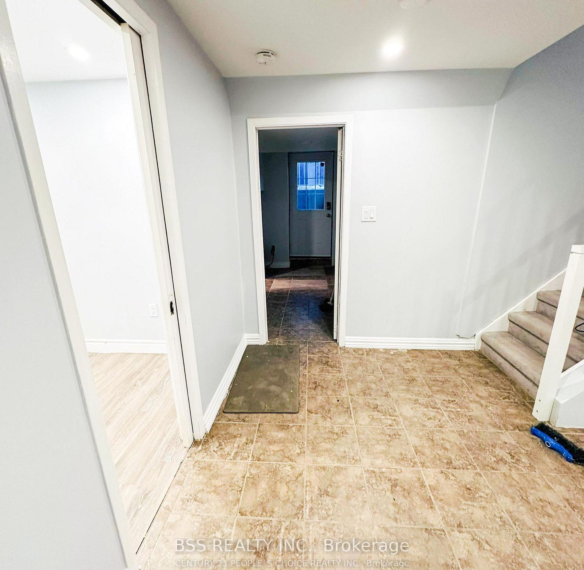 Photo 6 of 41 Coomer Crescent, Ajax, Central — HOMEH