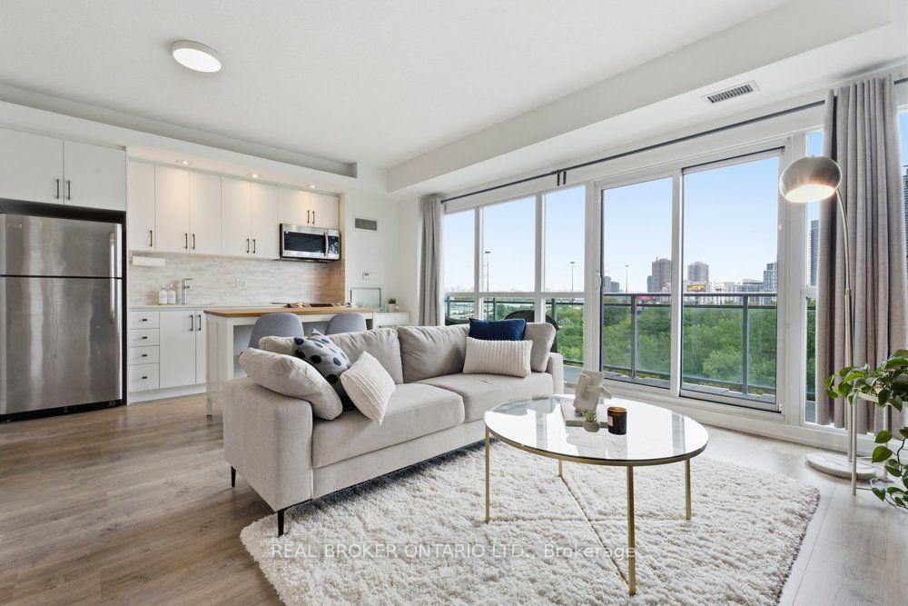 Photo 2 of Unit 825, 165 Legion Road N, Etobicoke, Mimico — HOMEH