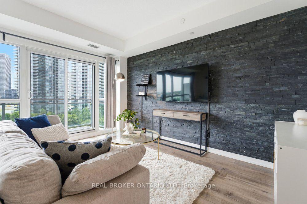 Photo 6 of Unit 825, 165 Legion Road N, Etobicoke, Mimico — HOMEH
