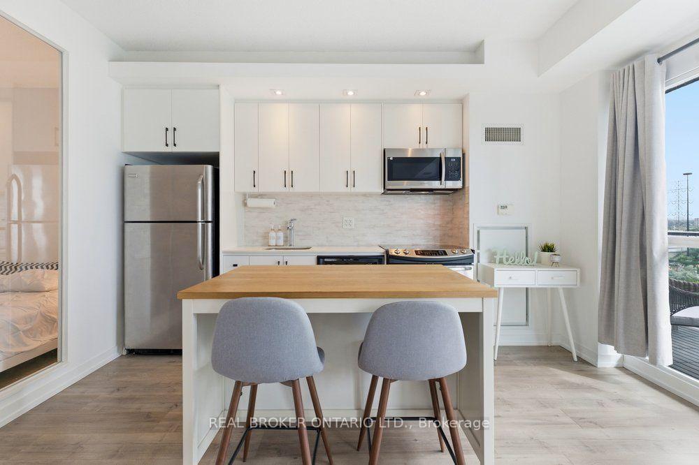 Photo 9 of Unit 825, 165 Legion Road N, Etobicoke, Mimico — HOMEH