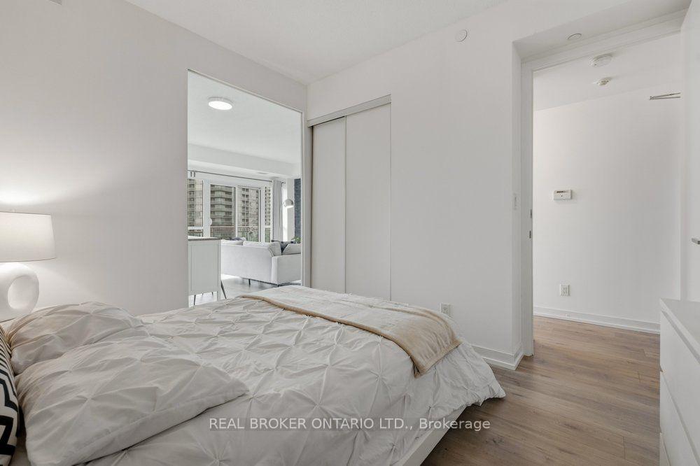 Photo 14 of Unit 825, 165 Legion Road N, Etobicoke, Mimico — HOMEH