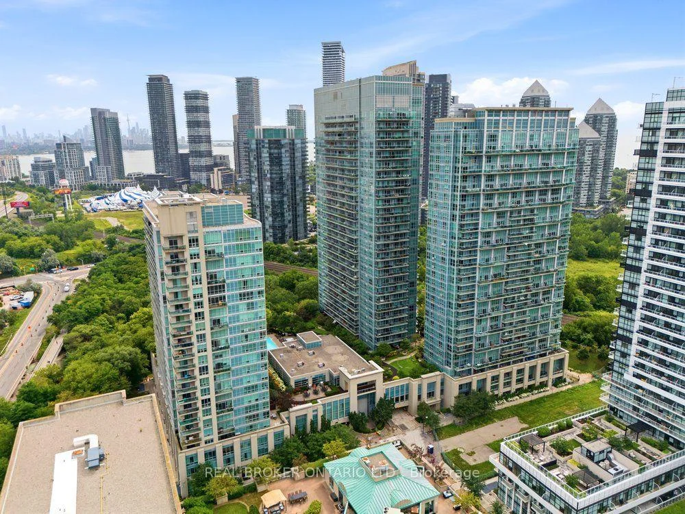 Photo 4 of Unit 825, 165 Legion Road N, Etobicoke, Mimico — HOMEH