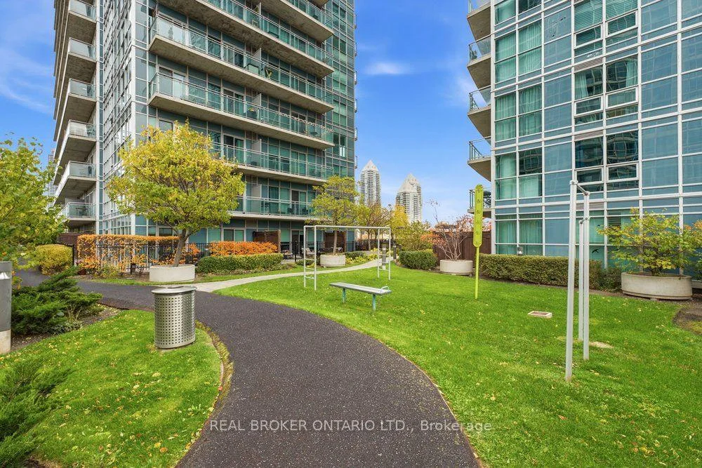 Photo 12 of Unit 825, 165 Legion Road N, Etobicoke, Mimico — HOMEH