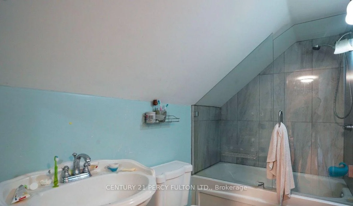 Photo 9 of 1889 Taunton Road, Clarington, Rural Clarington — HOMEH