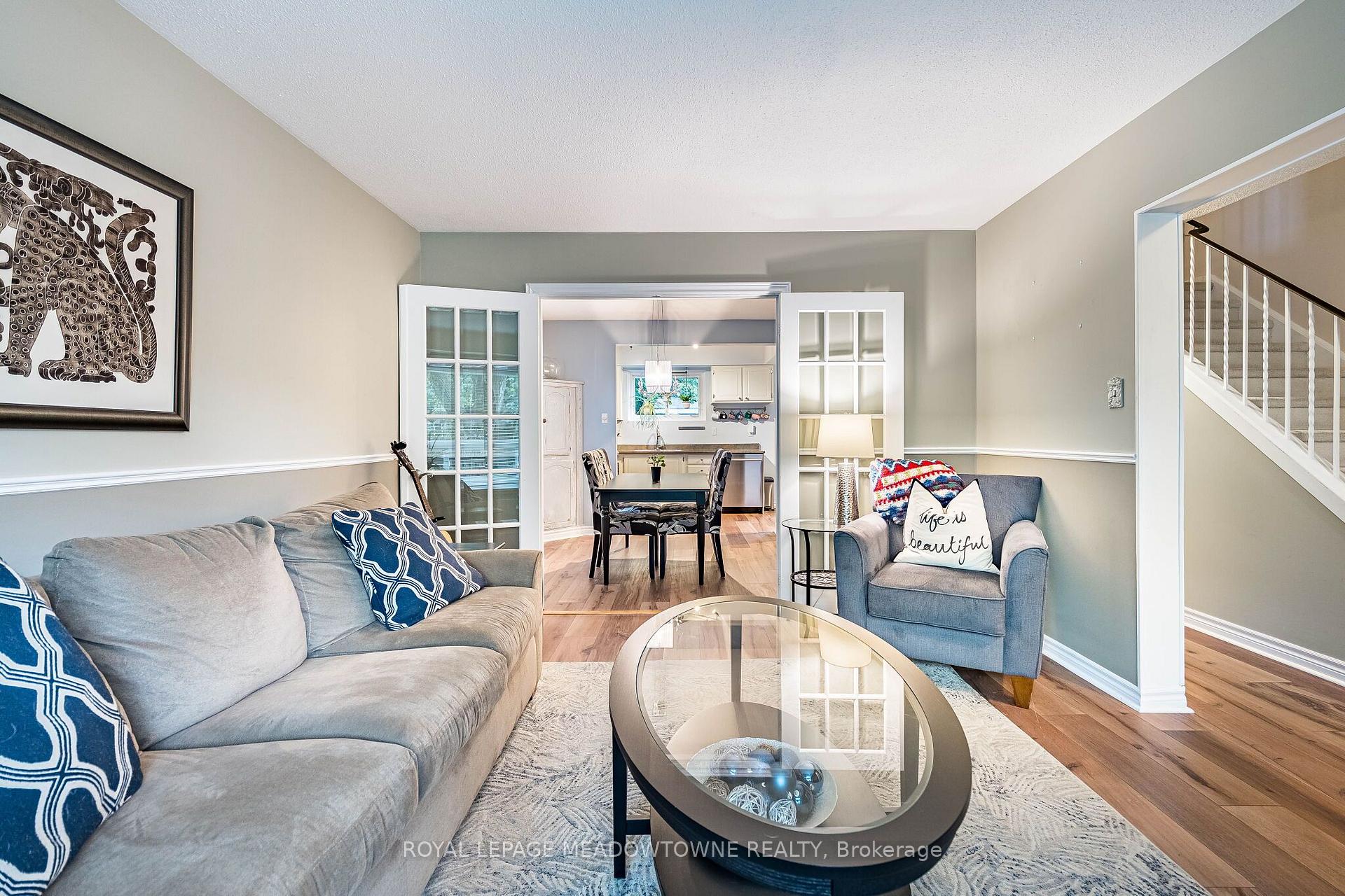 Photo 14 of 37 Salisbury Circle, Brampton, Brampton North — HOMEH