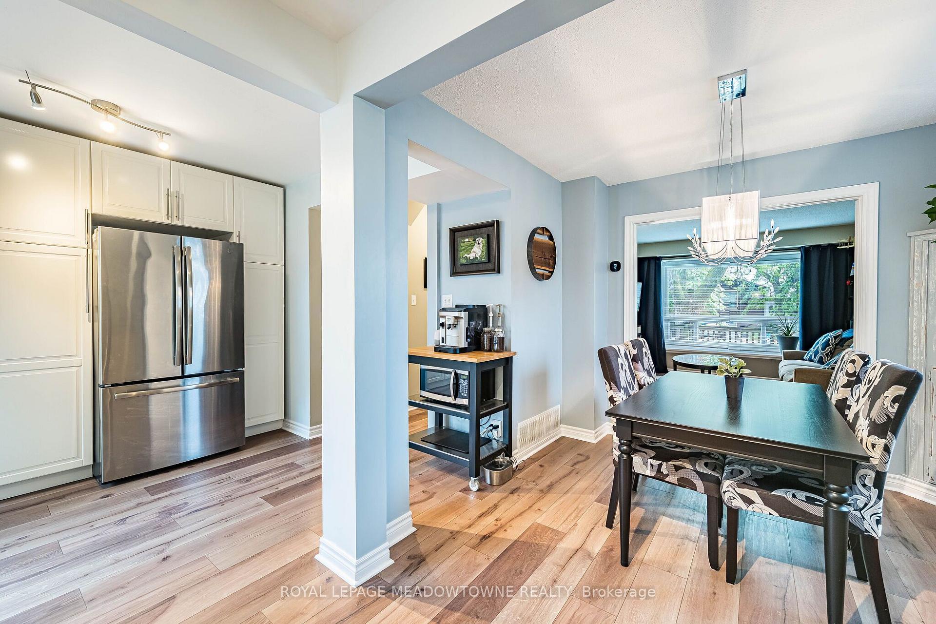 Photo 19 of 37 Salisbury Circle, Brampton, Brampton North — HOMEH