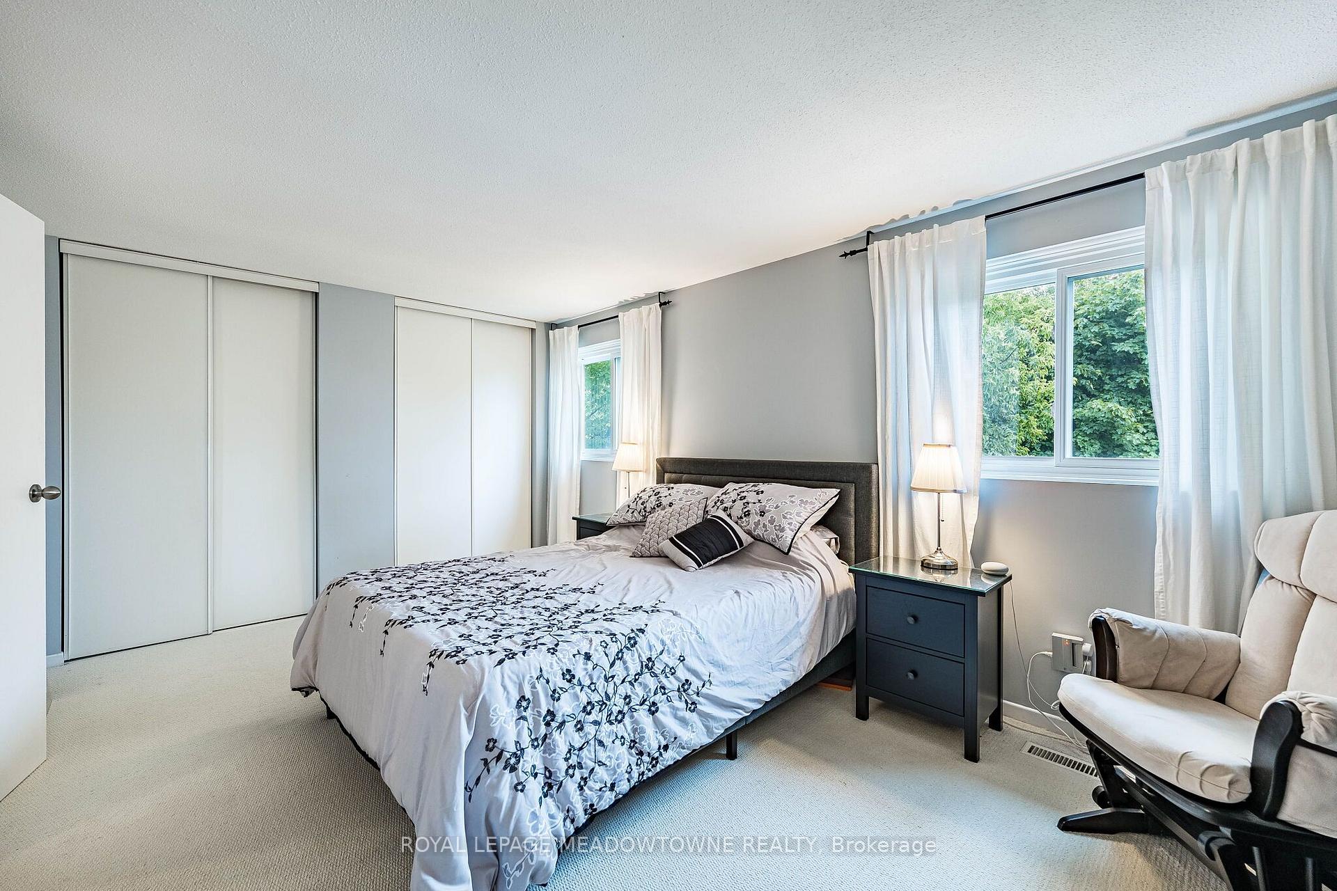 Photo 30 of 37 Salisbury Circle, Brampton, Brampton North — HOMEH