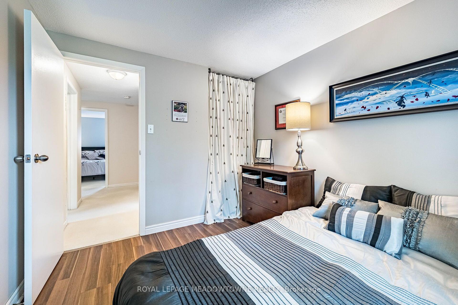 Photo 33 of 37 Salisbury Circle, Brampton, Brampton North — HOMEH