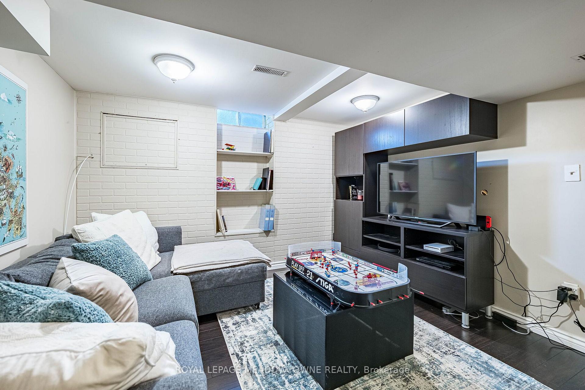 Photo 39 of 37 Salisbury Circle, Brampton, Brampton North — HOMEH
