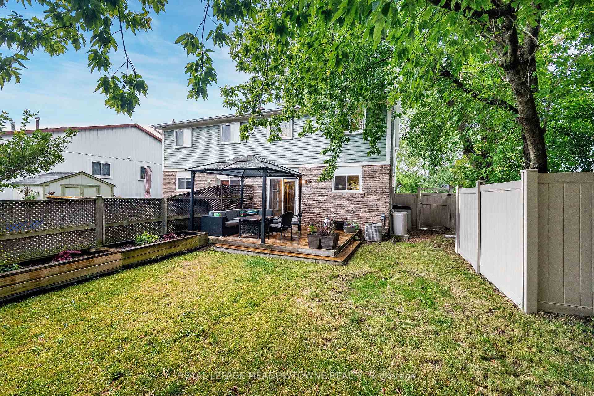 Photo 44 of 37 Salisbury Circle, Brampton, Brampton North — HOMEH