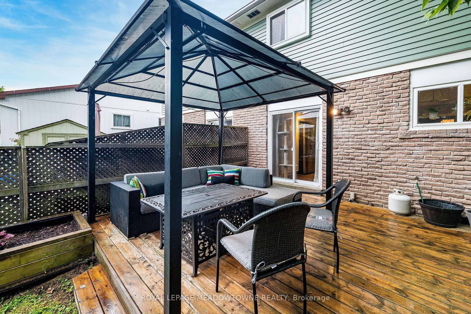 Photo 45 of 37 Salisbury Circle, Brampton, Brampton North — HOMEH