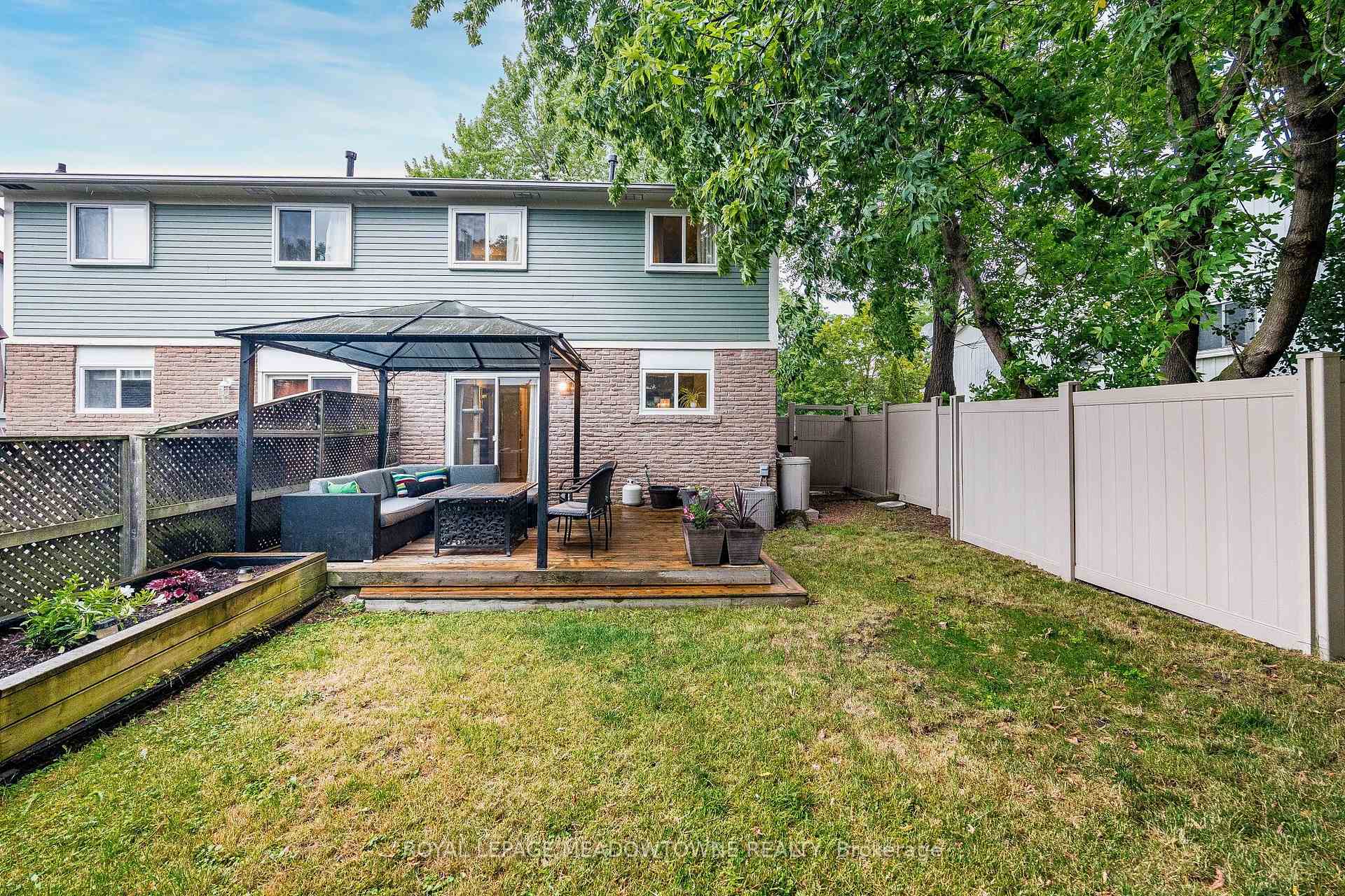 Photo 46 of 37 Salisbury Circle, Brampton, Brampton North — HOMEH