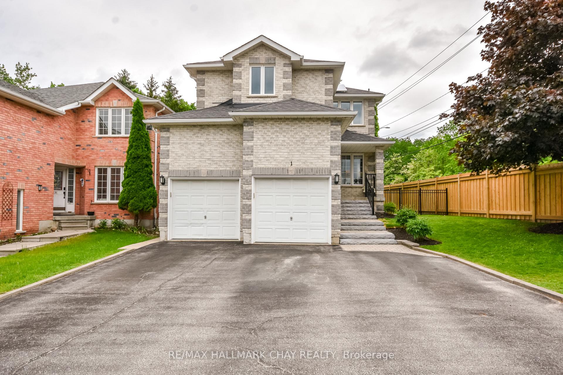 Photo 2 of 1 Hawkins Drive, Barrie, Ardagh — HOMEH