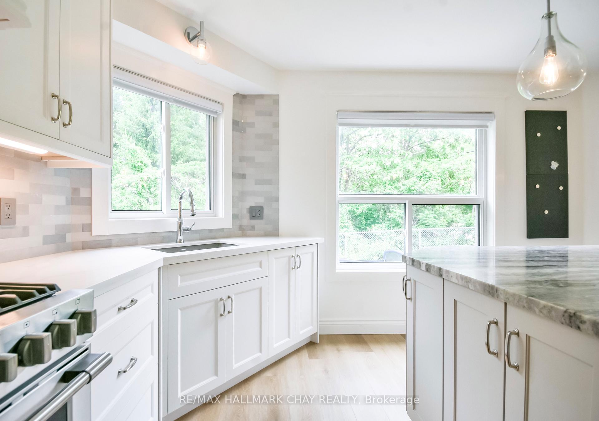 Photo 12 of 1 Hawkins Drive, Barrie, Ardagh — HOMEH