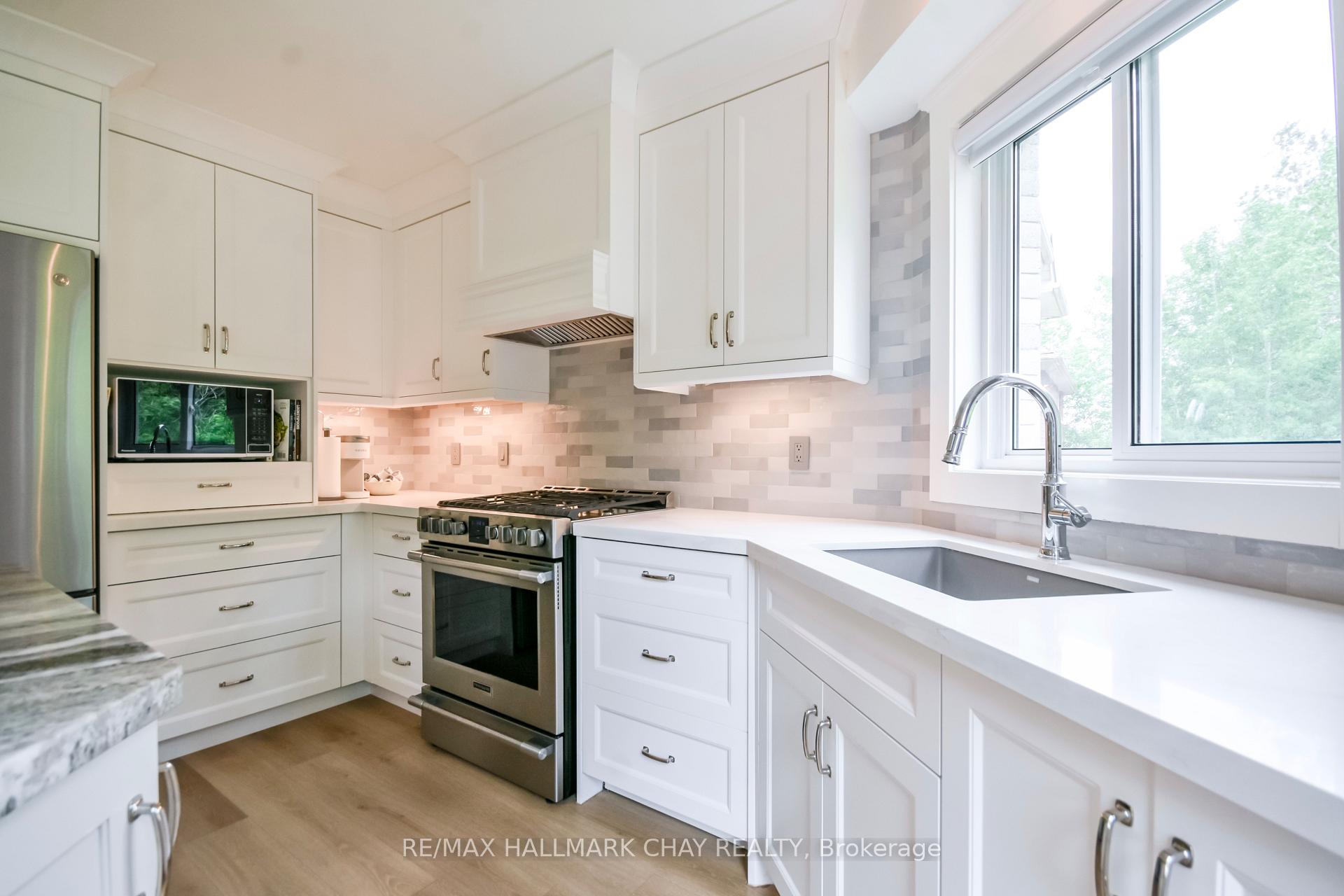 Photo 15 of 1 Hawkins Drive, Barrie, Ardagh — HOMEH