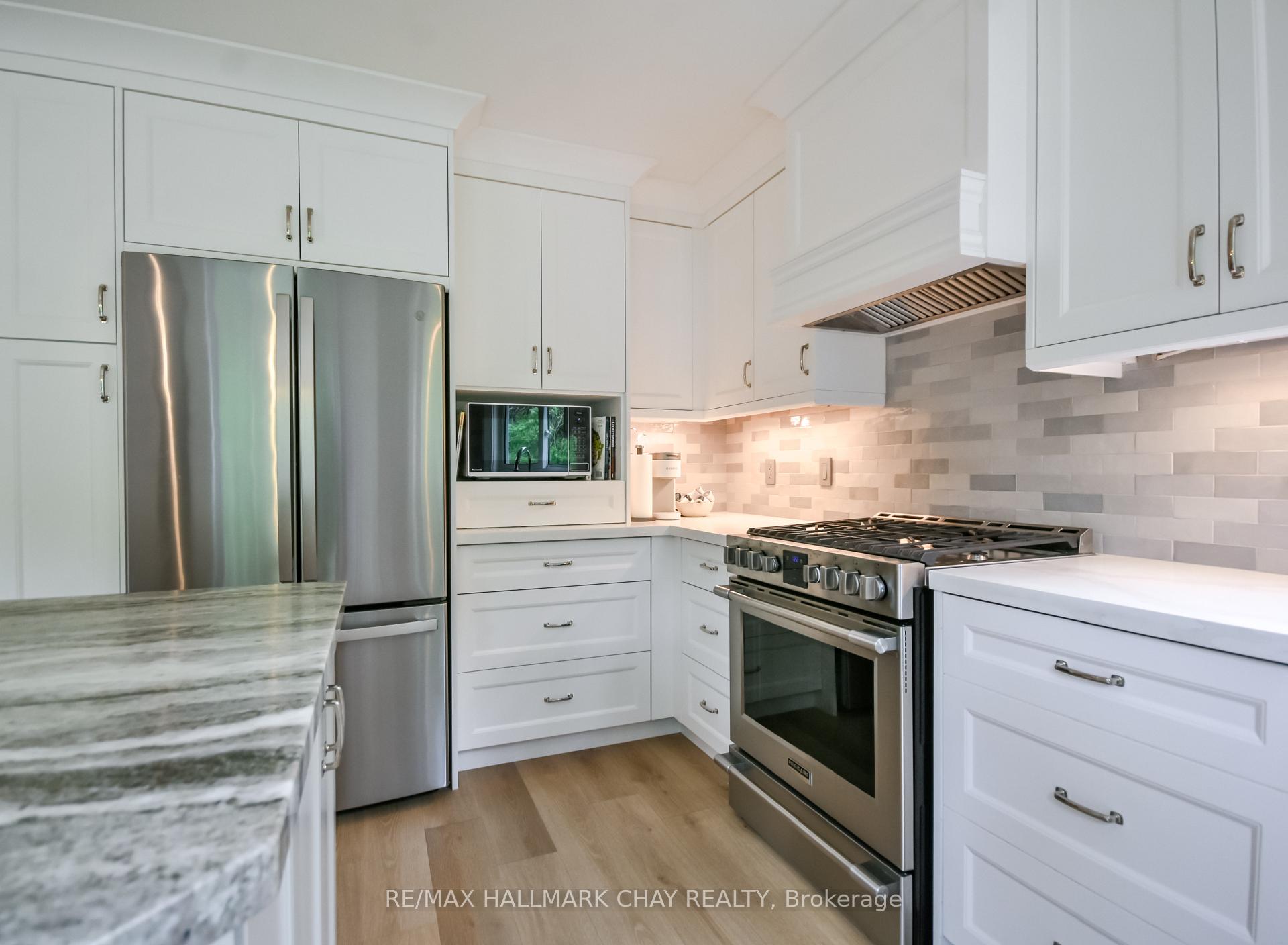 Photo 17 of 1 Hawkins Drive, Barrie, Ardagh — HOMEH