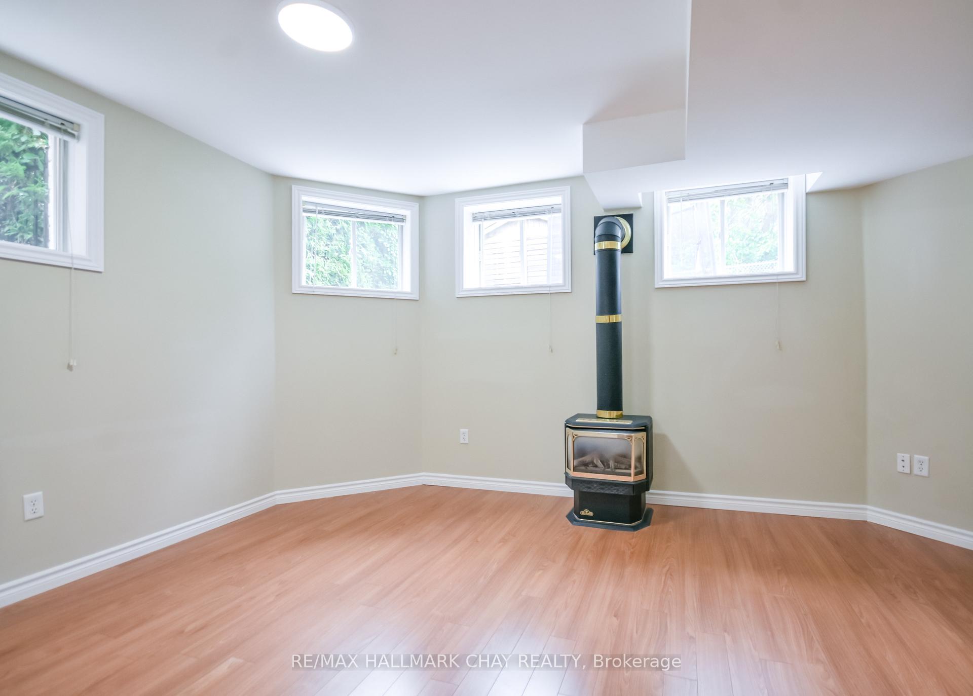 Photo 35 of 1 Hawkins Drive, Barrie, Ardagh — HOMEH