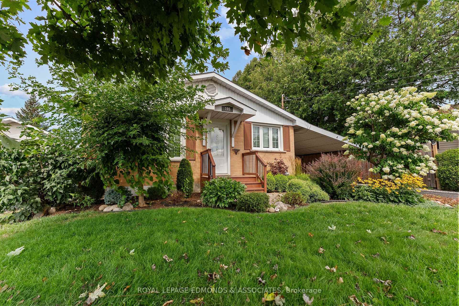 Photo 2 of 105 Ellis Avenue, Pembroke, Pembroke — HOMEH