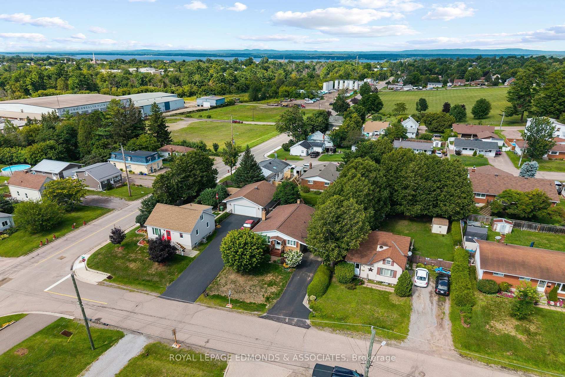 Photo 6 of 105 Ellis Avenue, Pembroke, Pembroke — HOMEH
