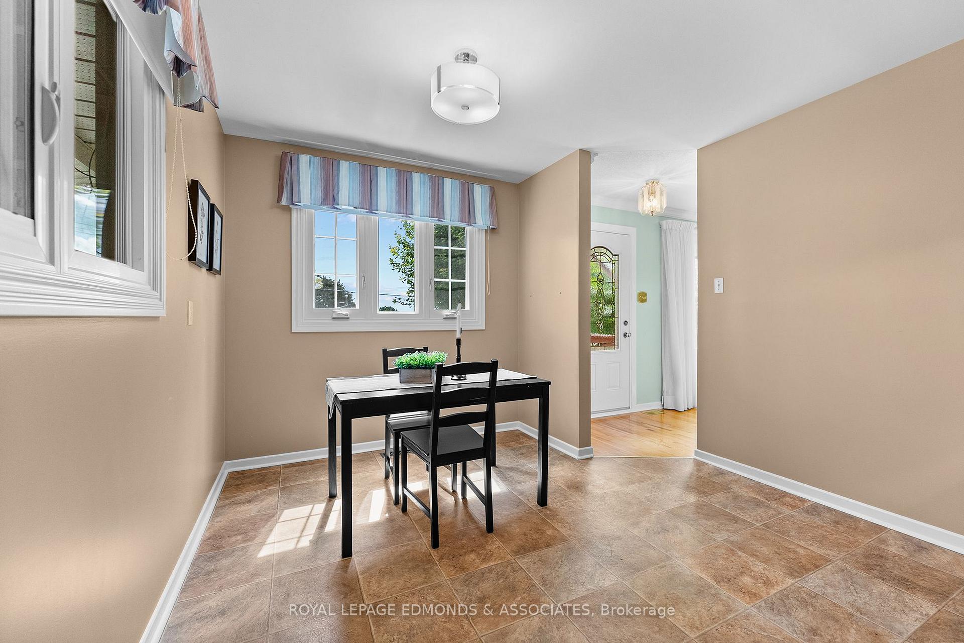 Photo 10 of 105 Ellis Avenue, Pembroke, Pembroke — HOMEH