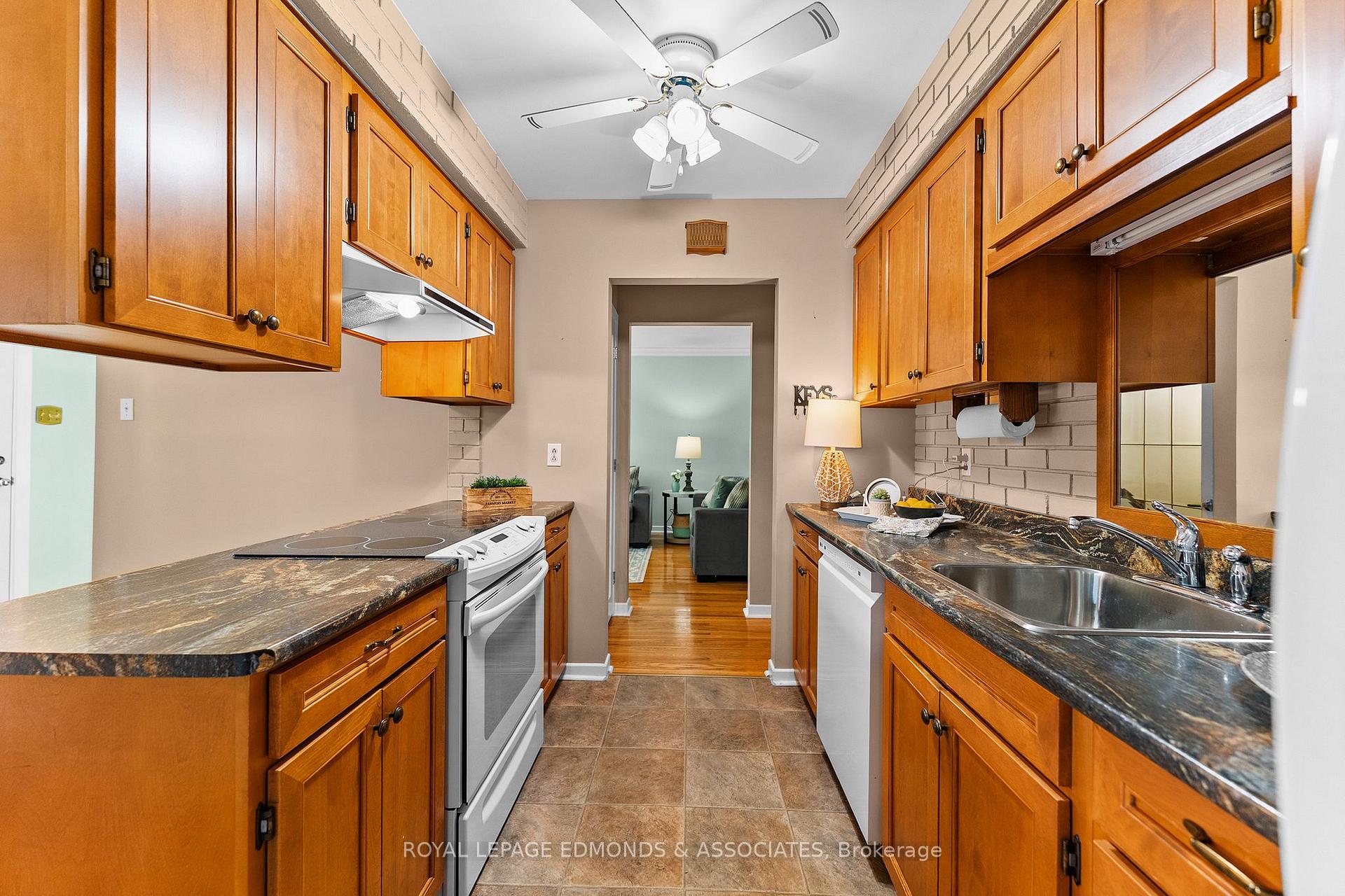 Photo 15 of 105 Ellis Avenue, Pembroke, Pembroke — HOMEH