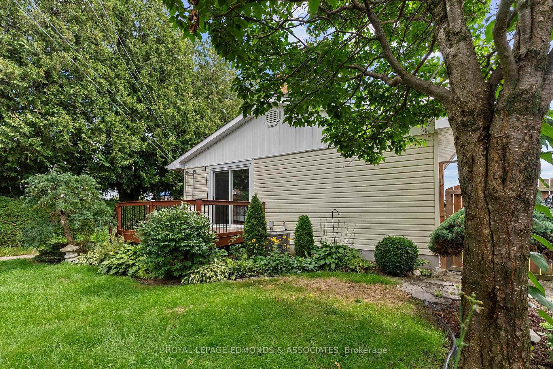 Photo 39 of 105 Ellis Avenue, Pembroke, Pembroke — HOMEH