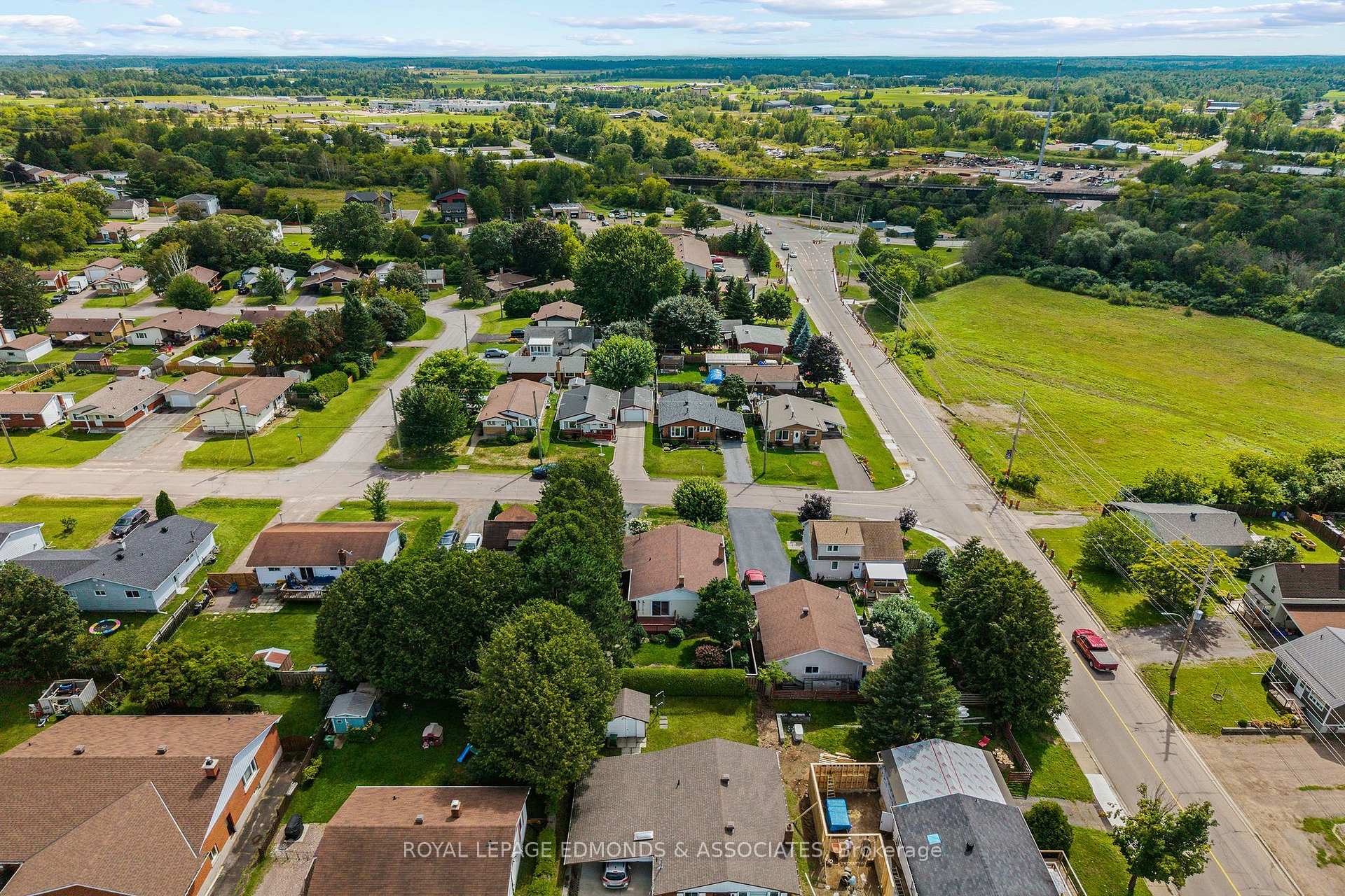 Photo 45 of 105 Ellis Avenue, Pembroke, Pembroke — HOMEH