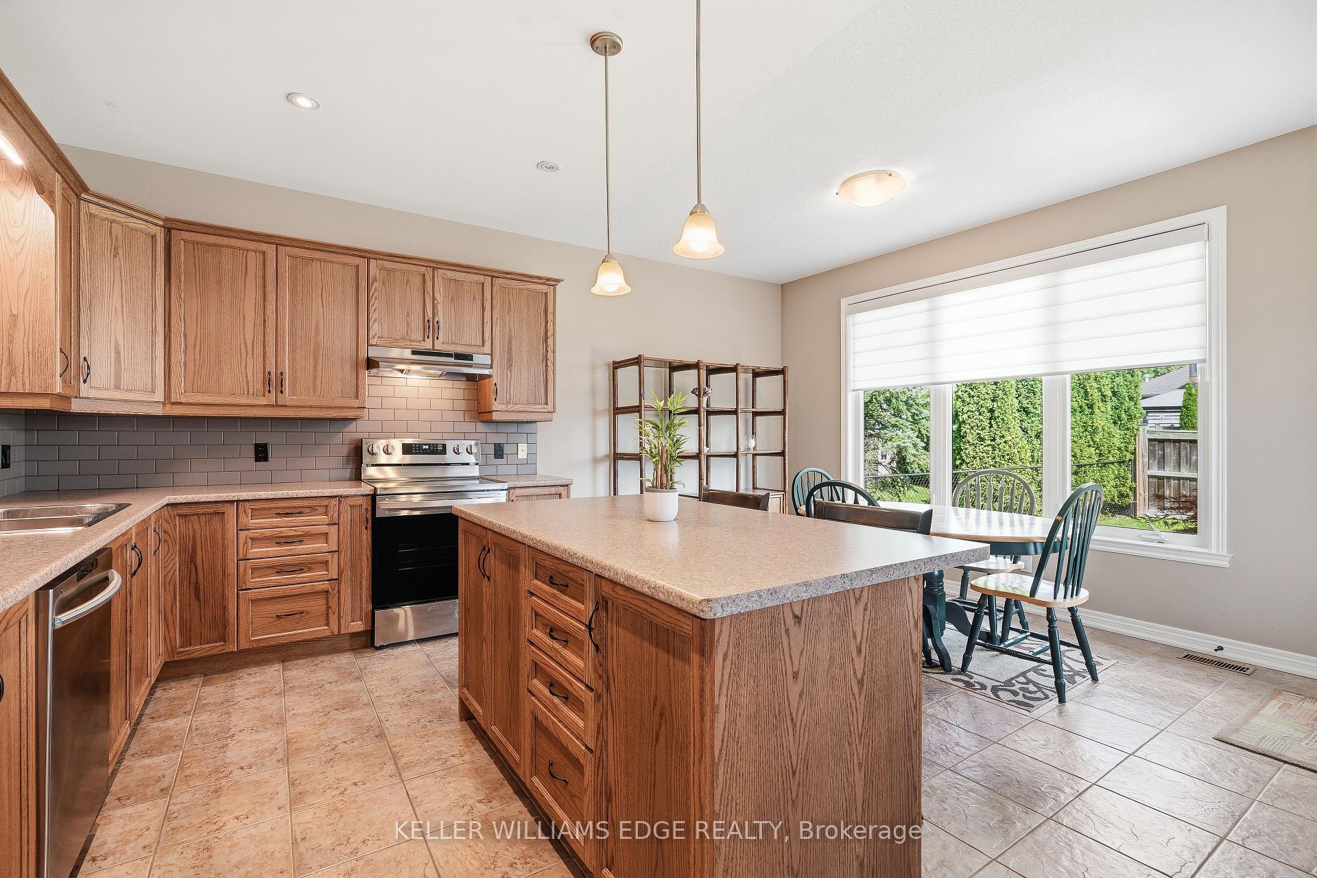 Photo 18 of 31 Streamside Drive, West Lincoln, Smithville — HOMEH