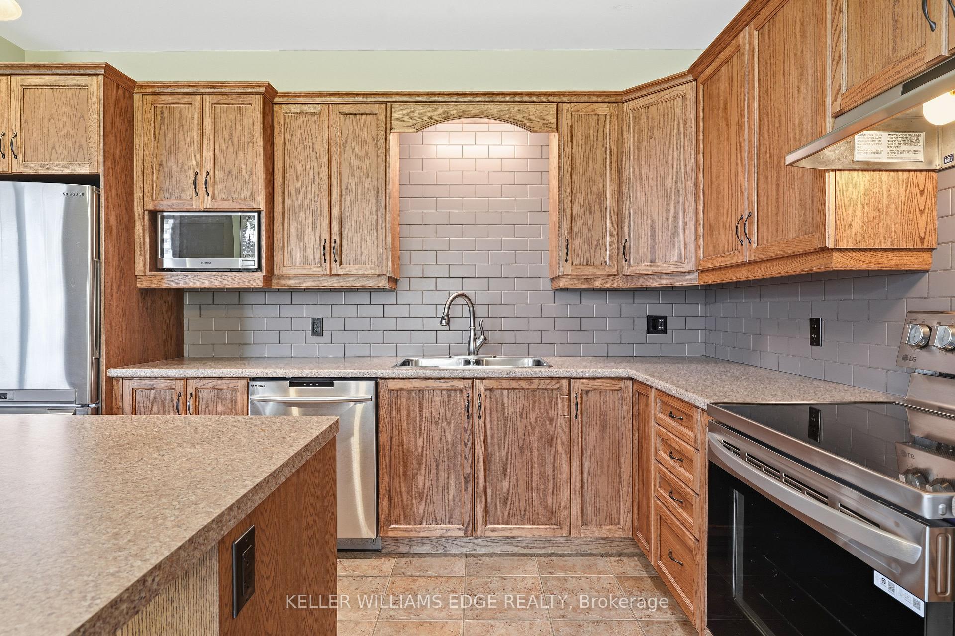 Photo 20 of 31 Streamside Drive, West Lincoln, Smithville — HOMEH