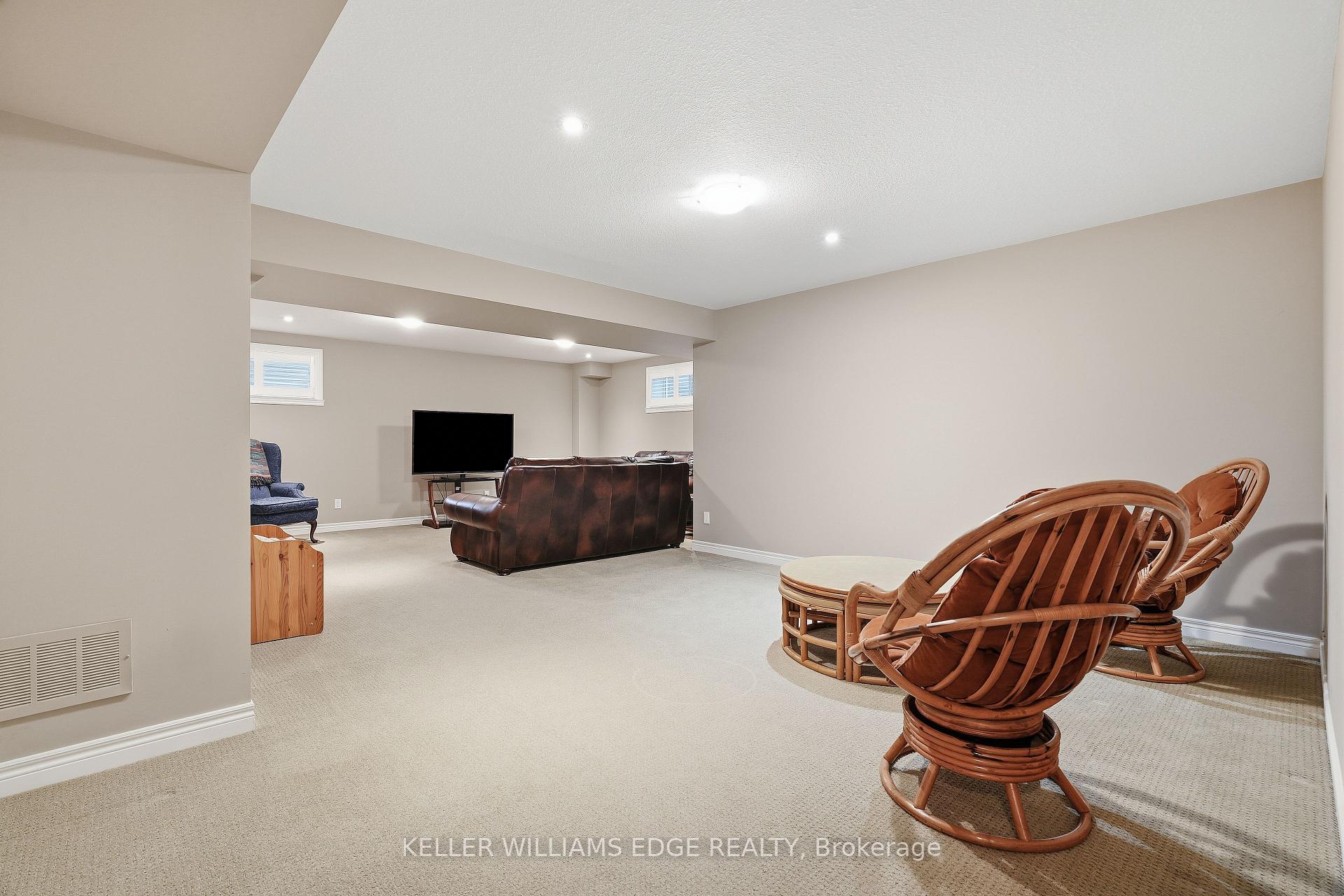 Photo 23 of 31 Streamside Drive, West Lincoln, Smithville — HOMEH