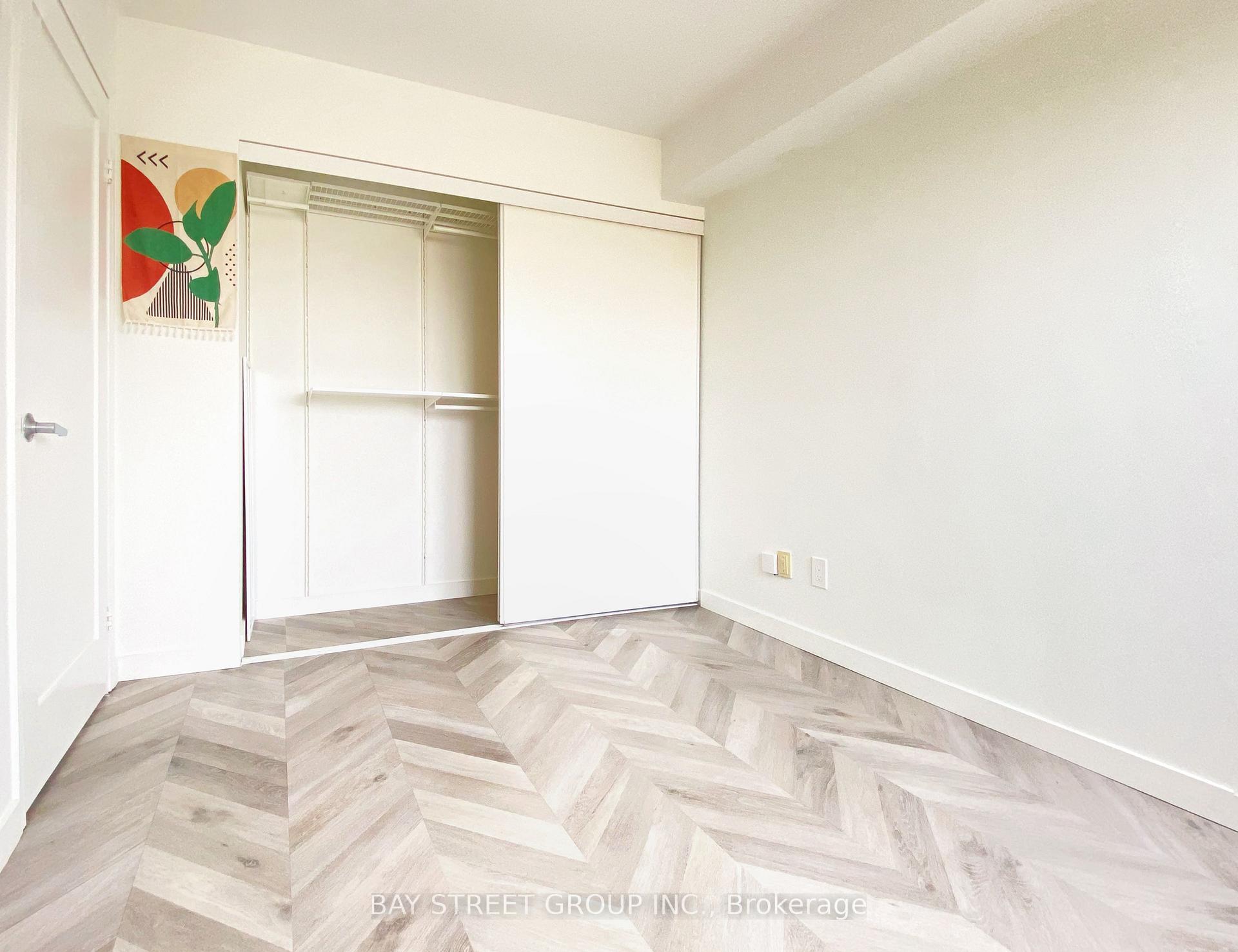Photo 7 of Unit 402, 140 Bathurst Street, Toronto, Niagara — HOMEH