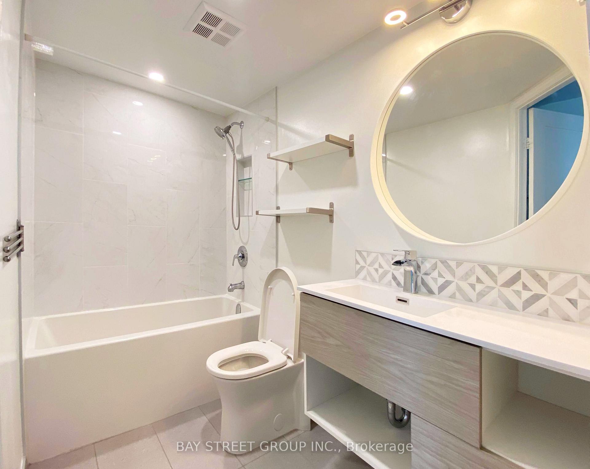 Photo 8 of Unit 402, 140 Bathurst Street, Toronto, Niagara — HOMEH