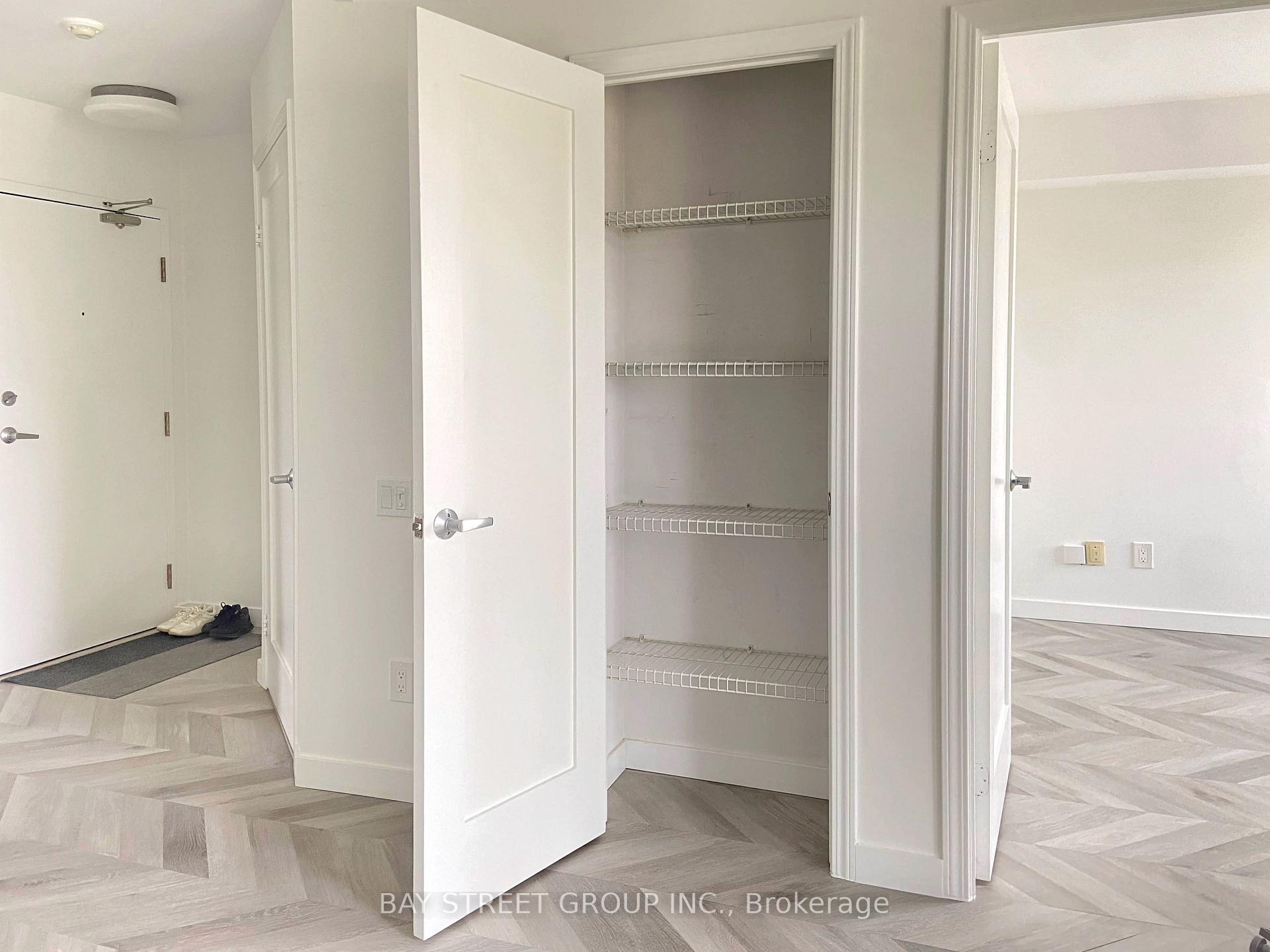 Photo 9 of Unit 402, 140 Bathurst Street, Toronto, Niagara — HOMEH