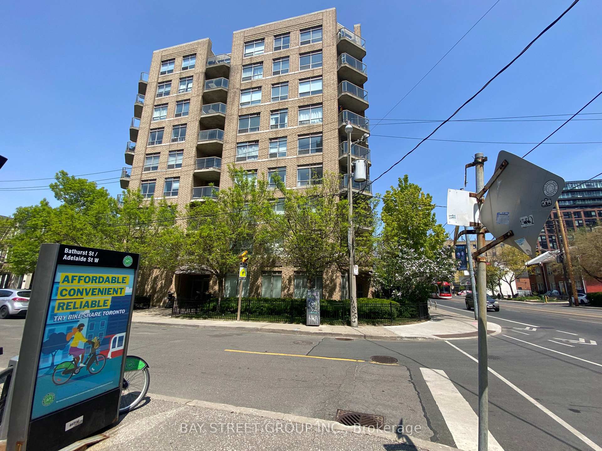 Photo 12 of Unit 402, 140 Bathurst Street, Toronto, Niagara — HOMEH