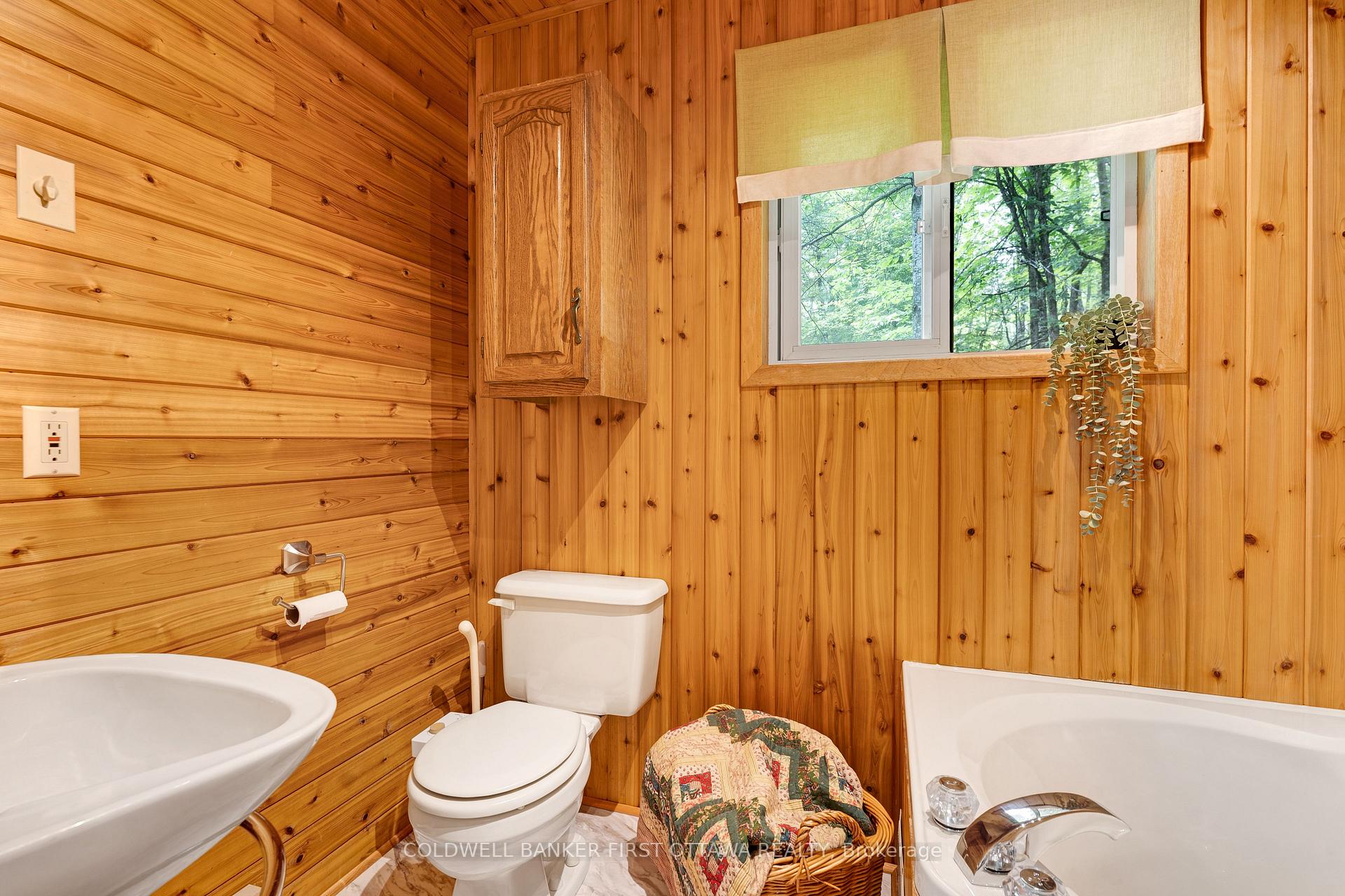 Photo 15 of 1271 Parsons Lane, Frontenac, Frontenac North — HOMEH