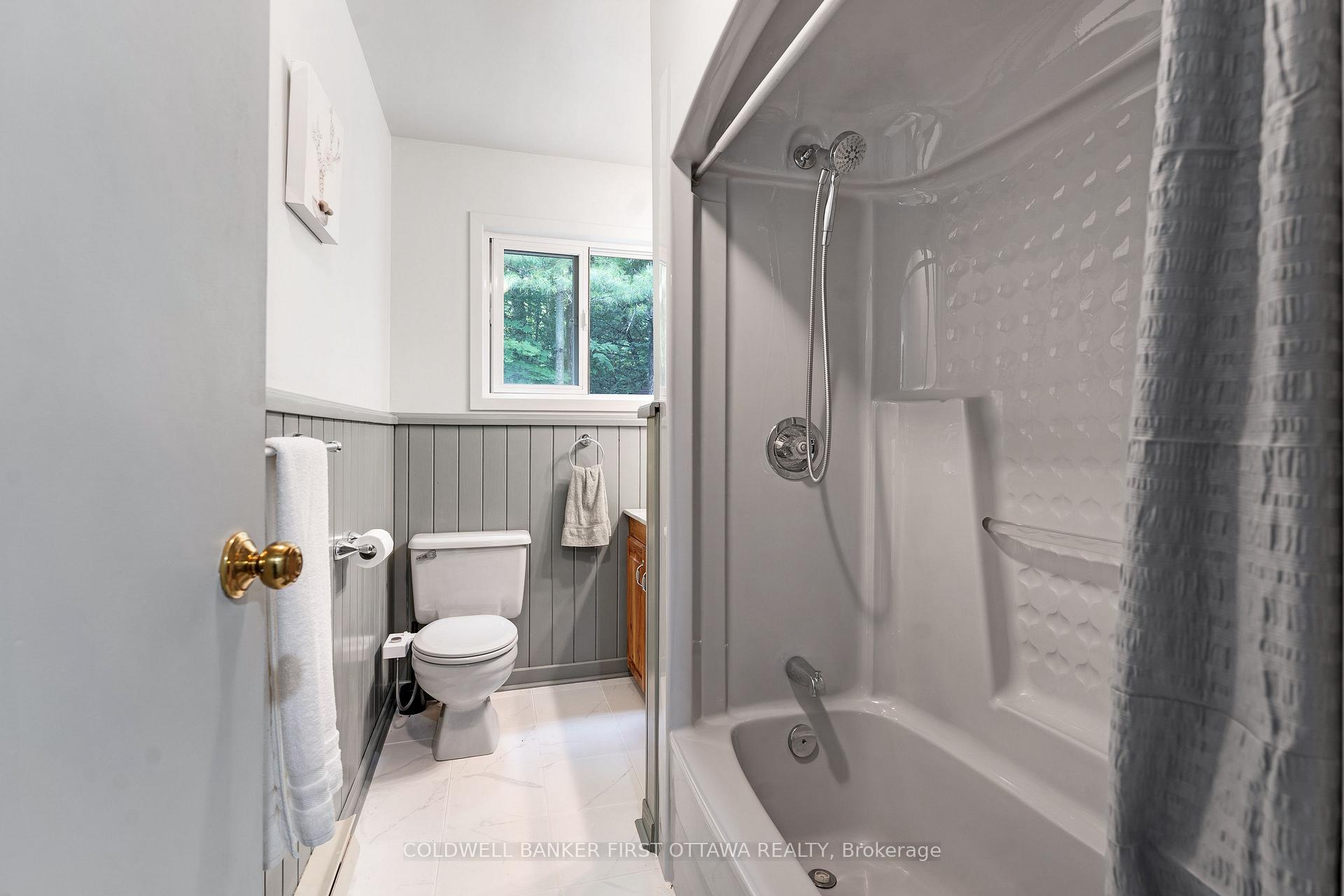 Photo 19 of 1271 Parsons Lane, Frontenac, Frontenac North — HOMEH