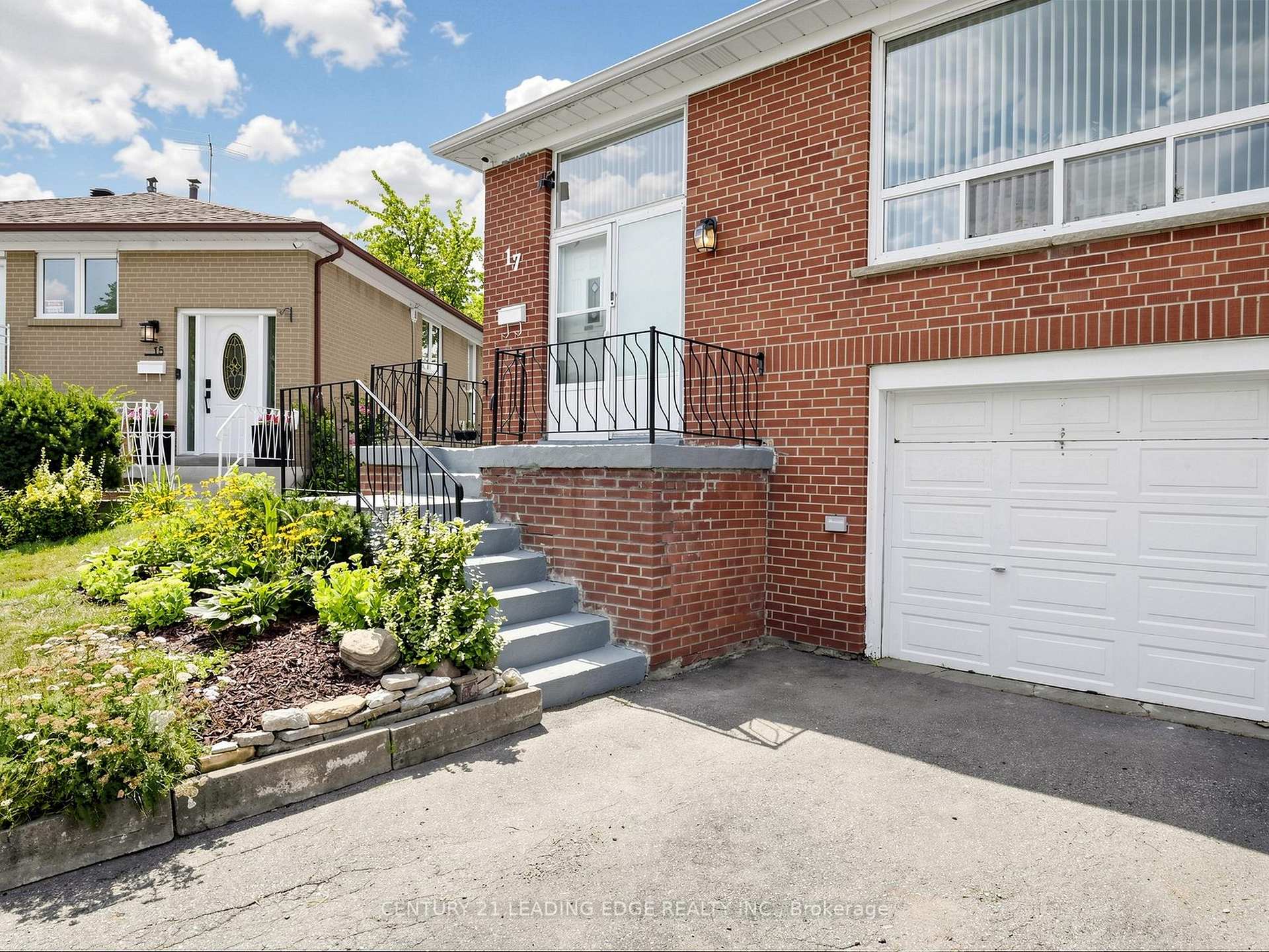 Photo 1 of 17 Tinton Crescent, Etobicoke, Mount Olive-Silverstone-Jamestown — HOMEH