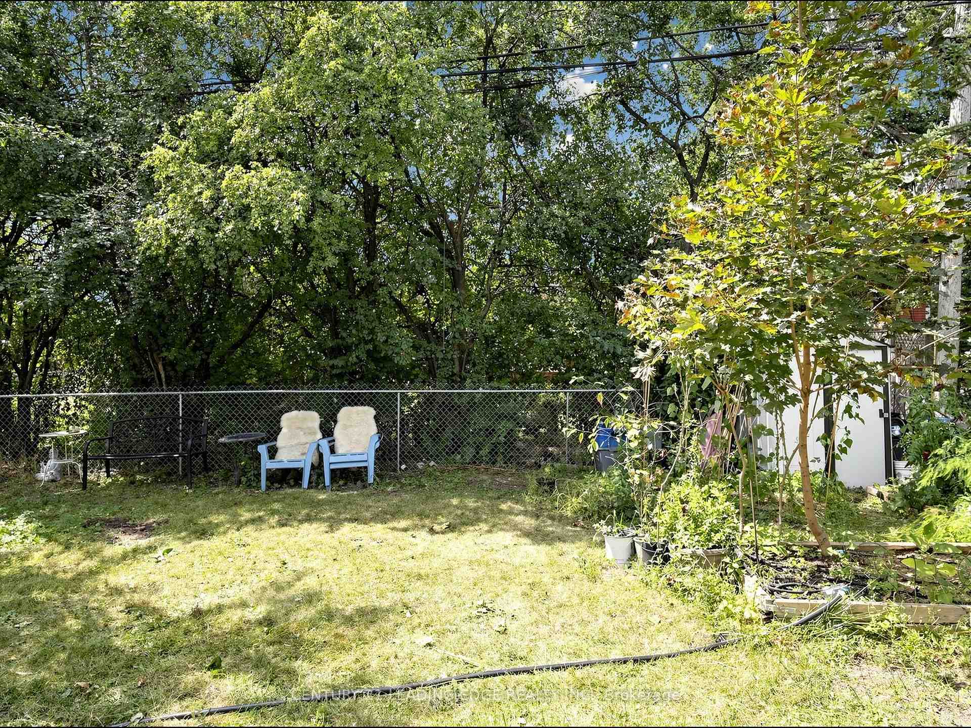 Photo 29 of 17 Tinton Crescent, Etobicoke, Mount Olive-Silverstone-Jamestown — HOMEH