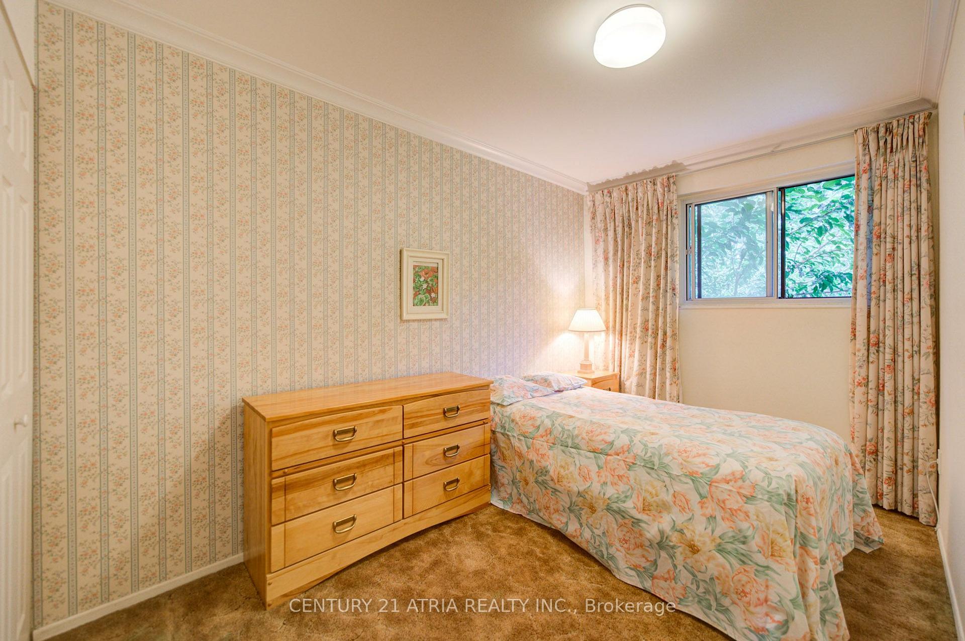 Photo 13 of 141 Hollyberry Trail, North York, Hillcrest Village — HOMEH