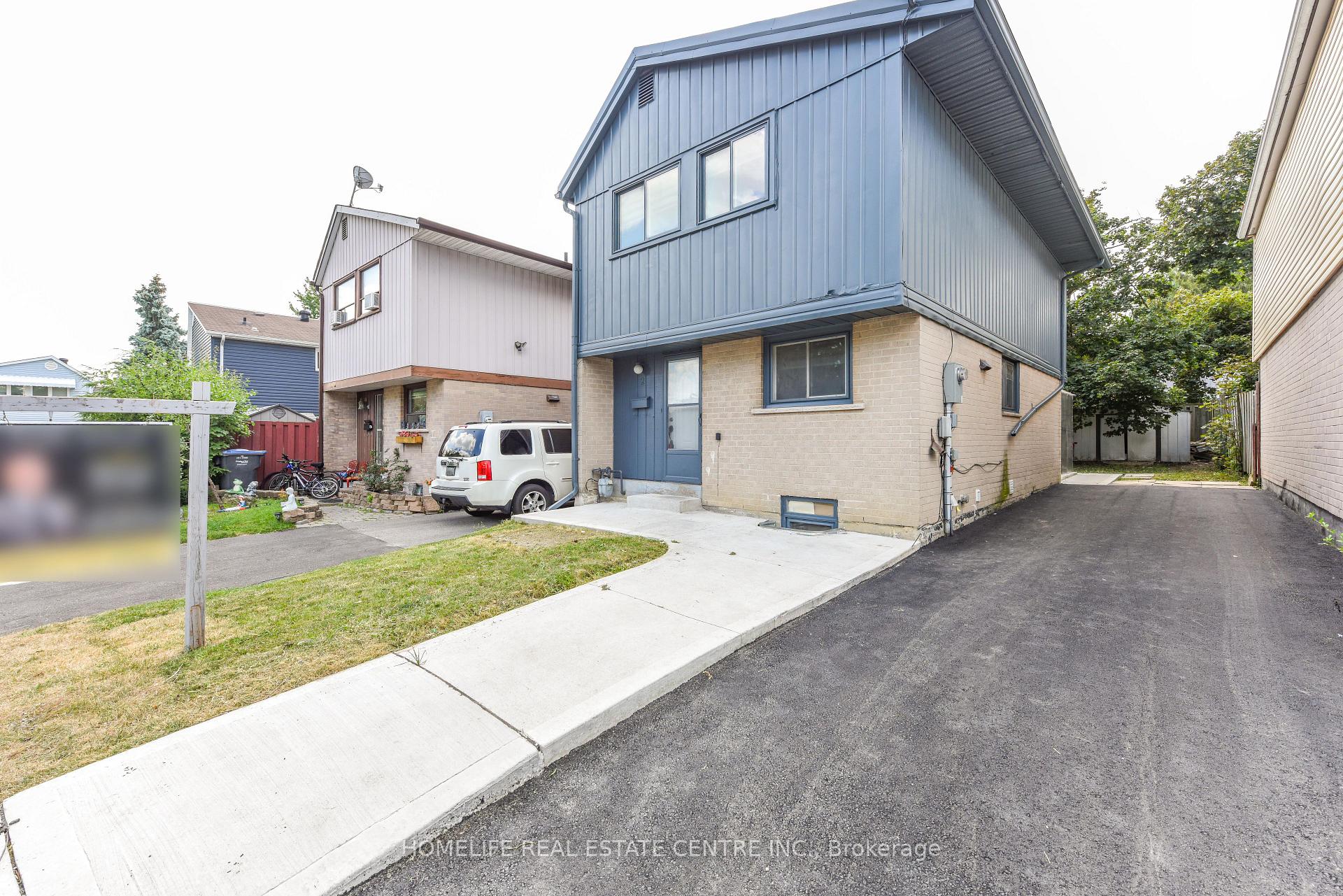 Photo 2 of 2 Hilda Court, Brampton, Central Park — HOMEH