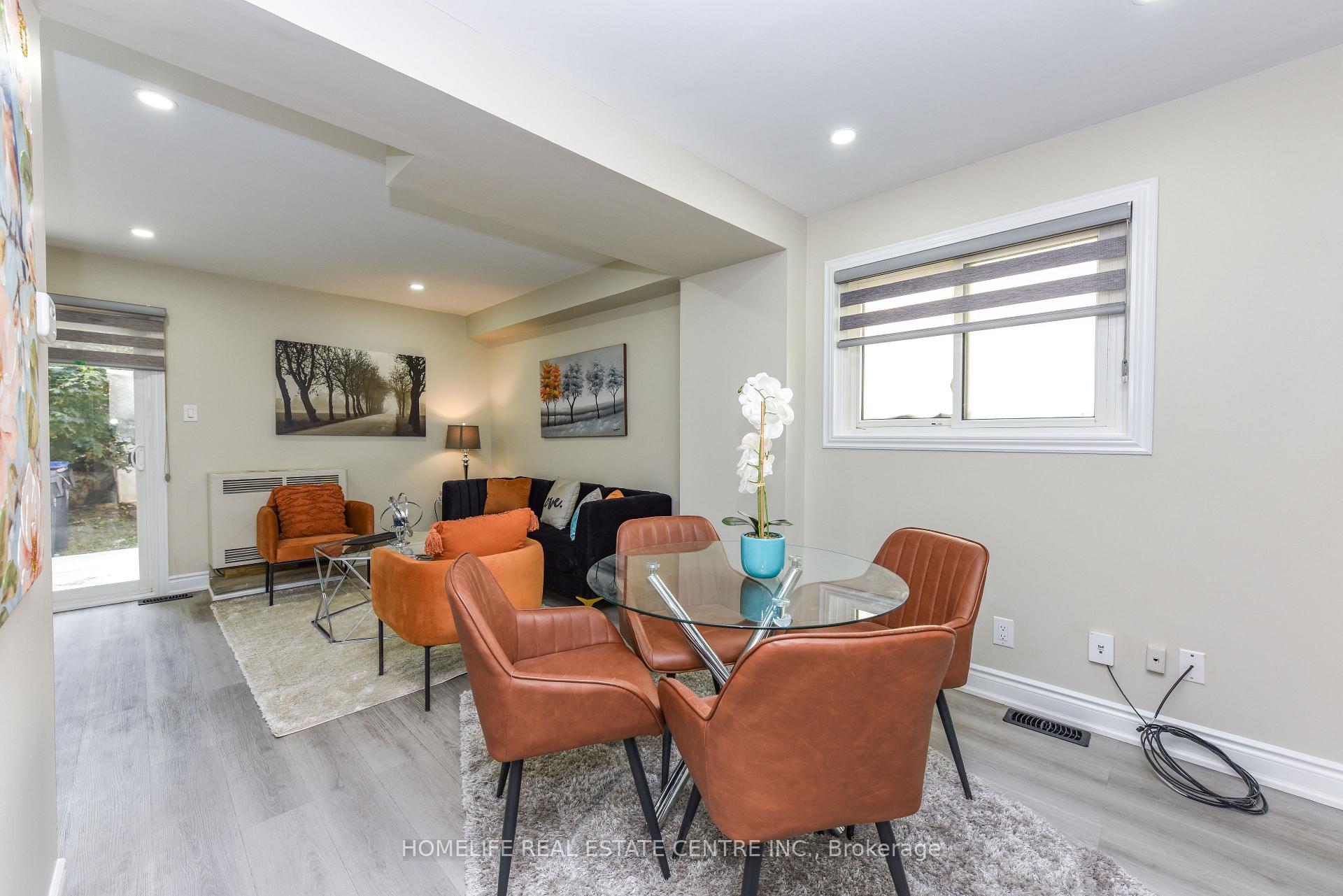 Photo 11 of 2 Hilda Court, Brampton, Central Park — HOMEH