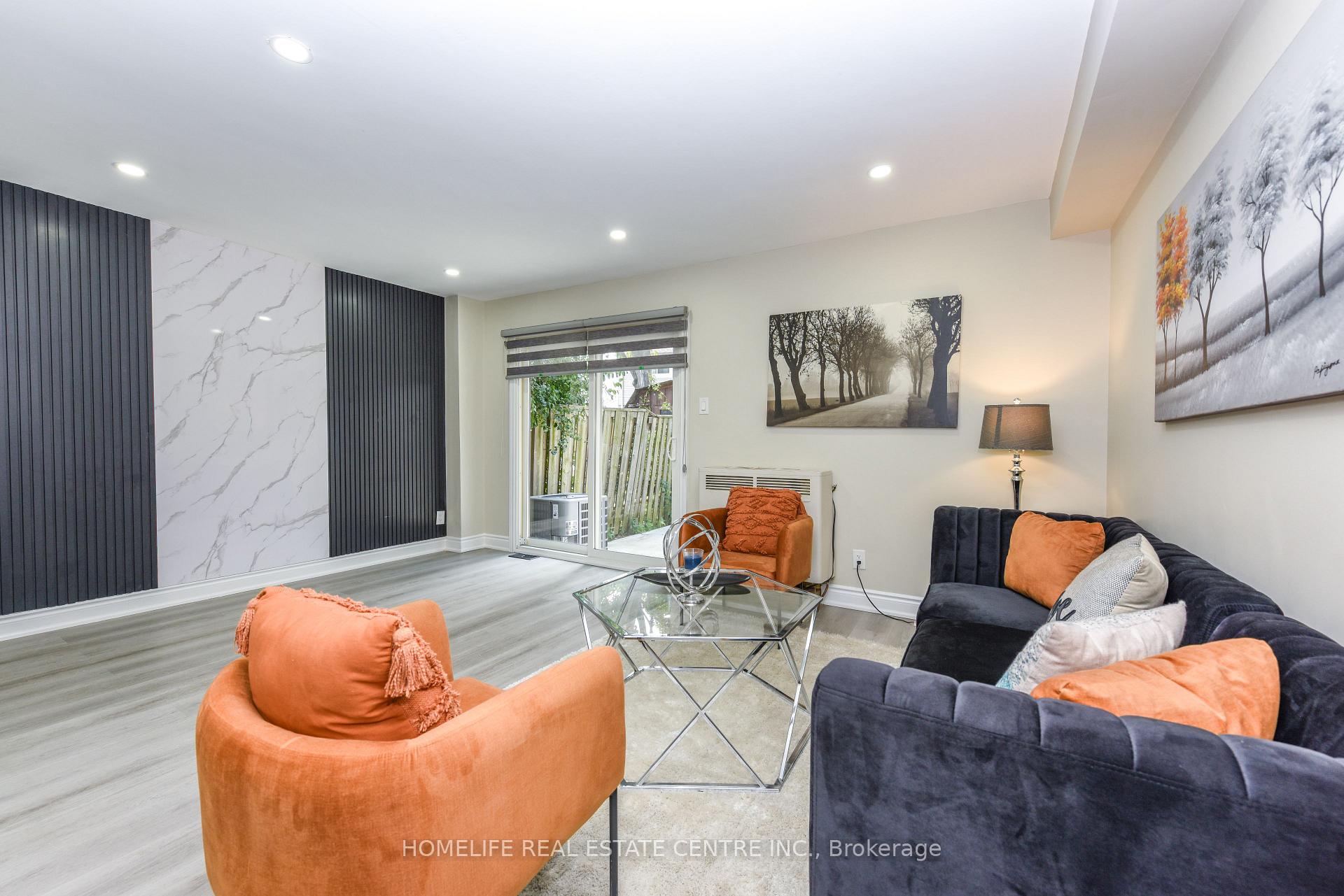 Photo 16 of 2 Hilda Court, Brampton, Central Park — HOMEH