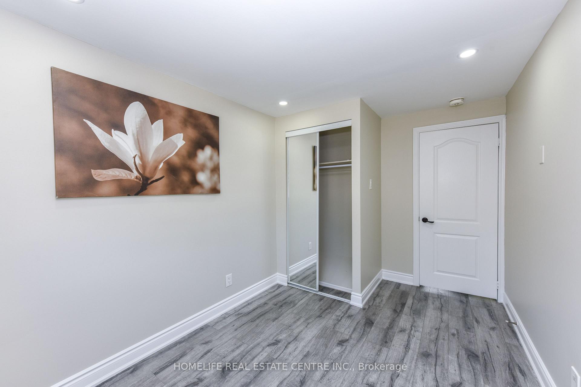 Photo 25 of 2 Hilda Court, Brampton, Central Park — HOMEH